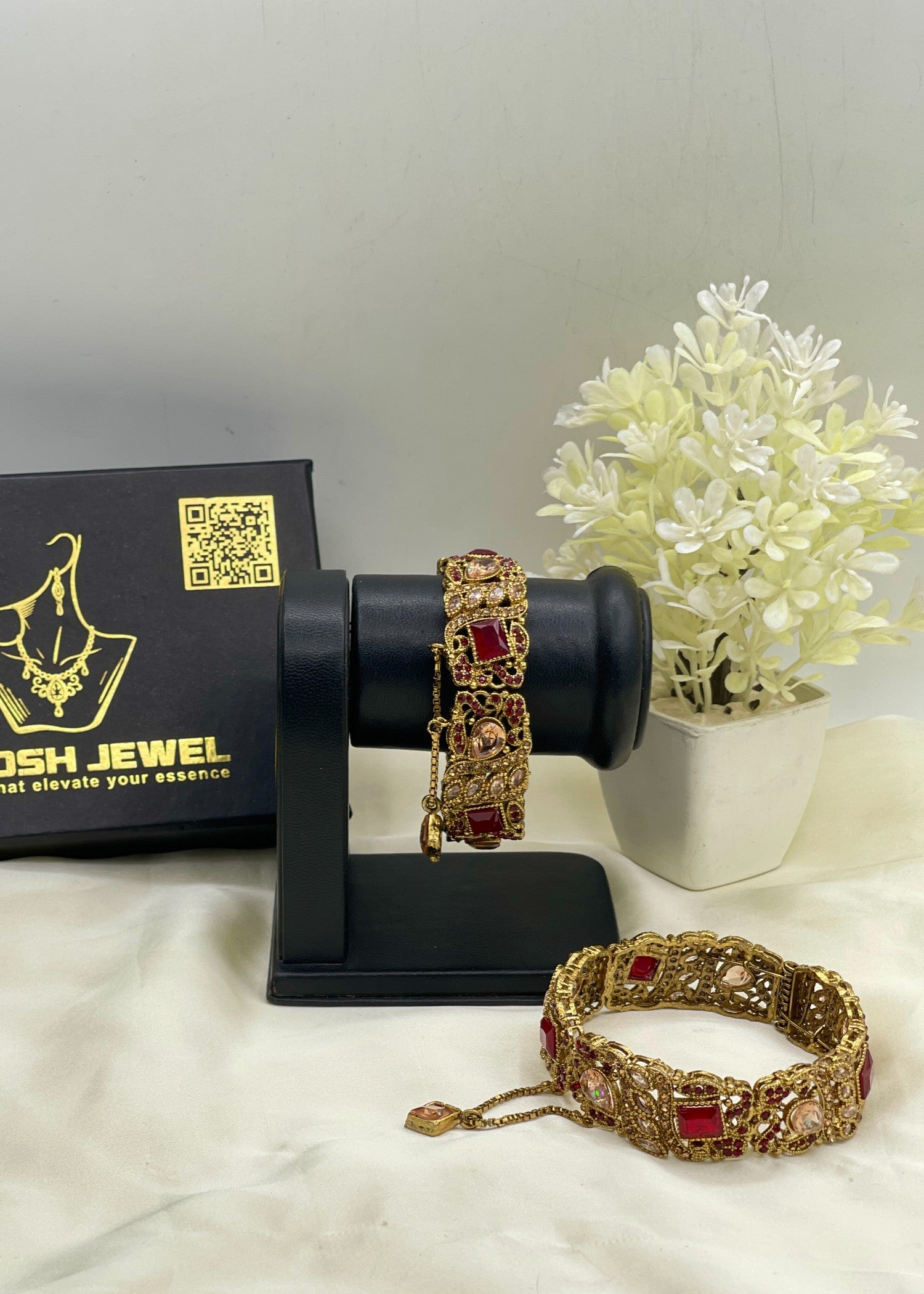 Bangles in Red Color by - Trendy Women Bangles WZL1762