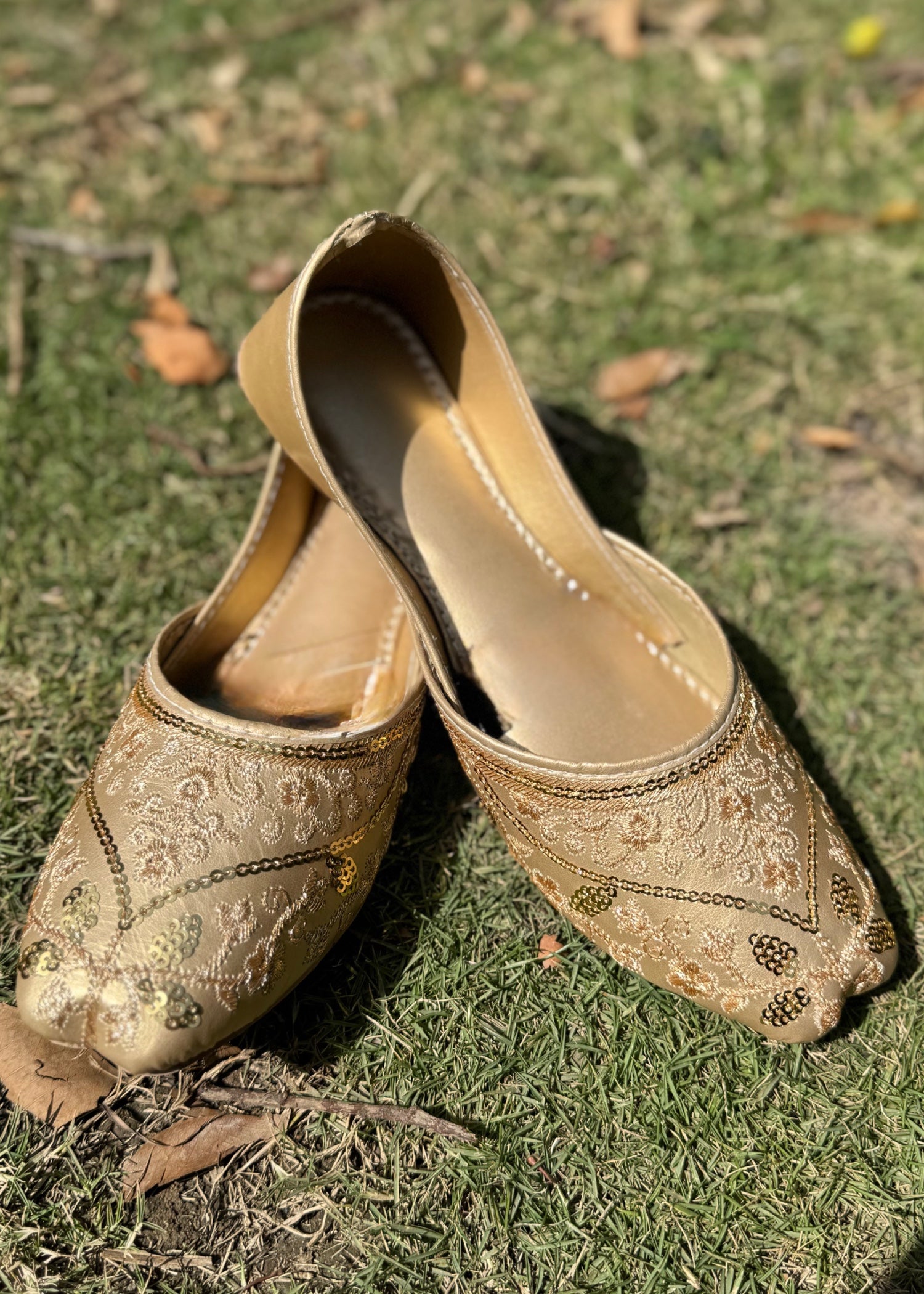 Khussa in Gold by - High Quality Women Khussa SXR9241