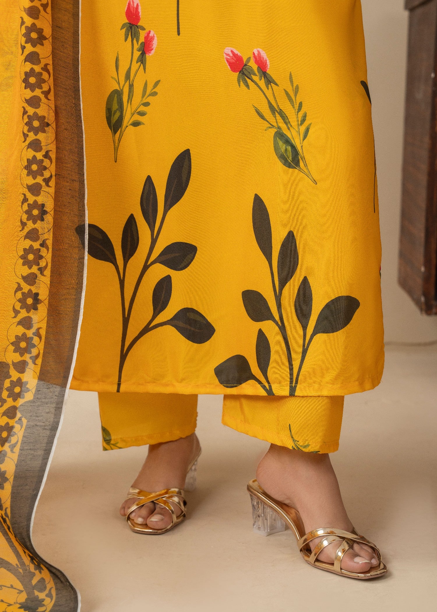 silk grip Kurta Set in Gold