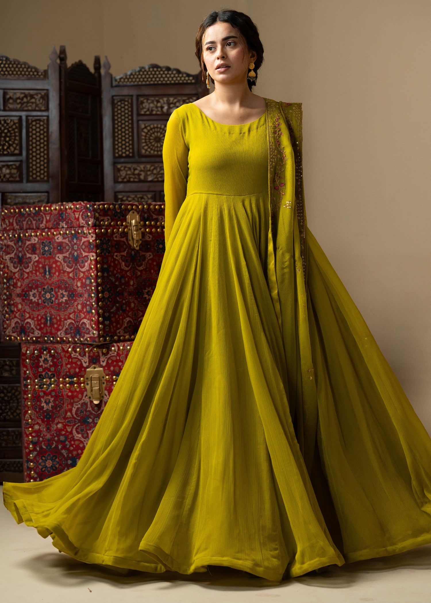 bemberg crinkle chiffon Pishwas in Yellow green
