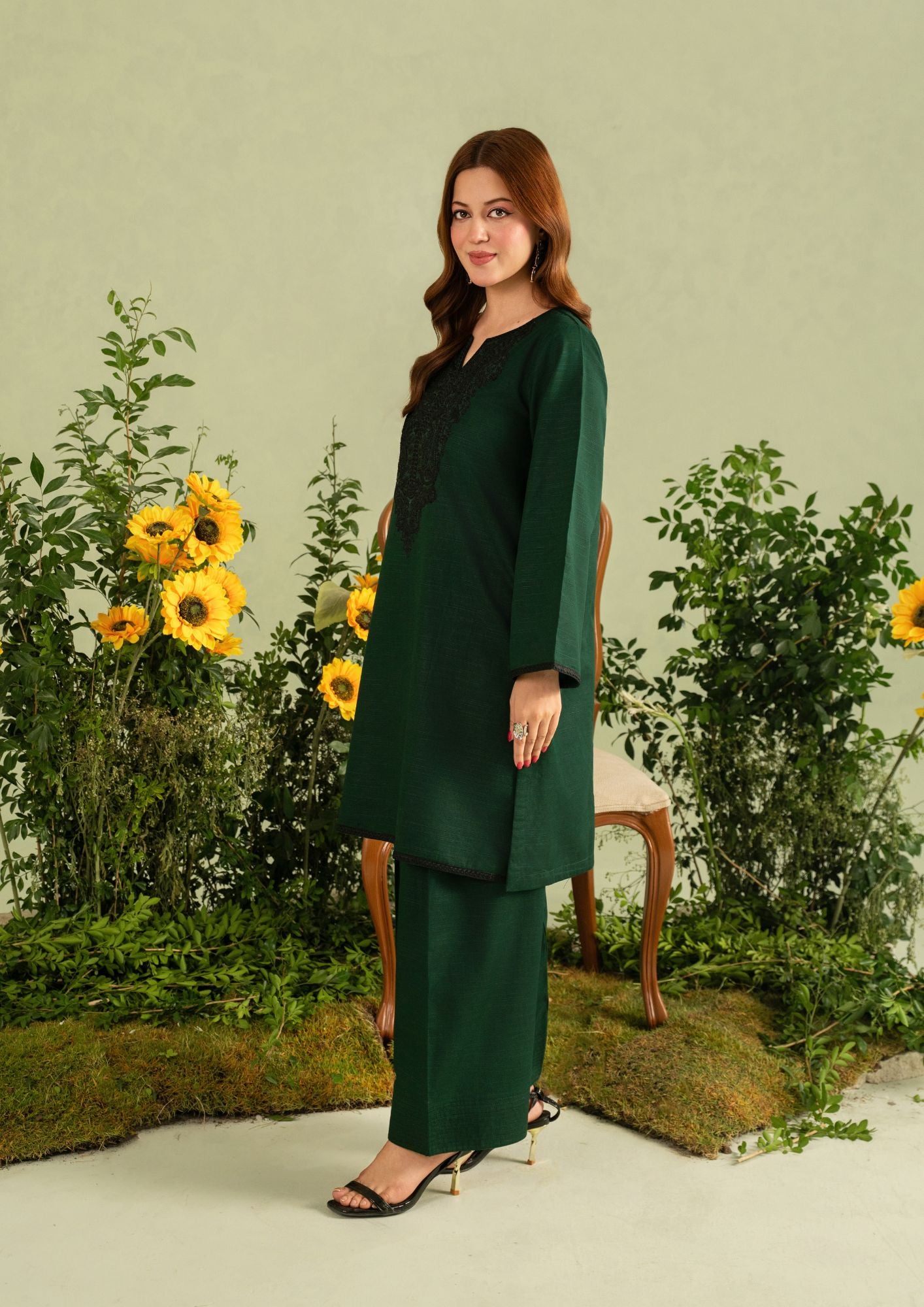 slub khaddar Kurta Set in Bottle green