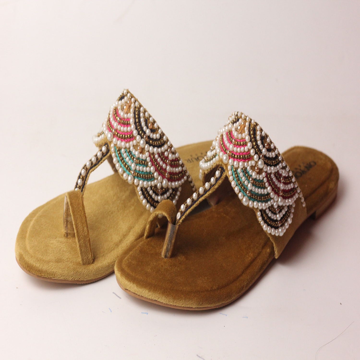 Kolapuri in Gold by - High Quality Women Kolapuri JIX0785