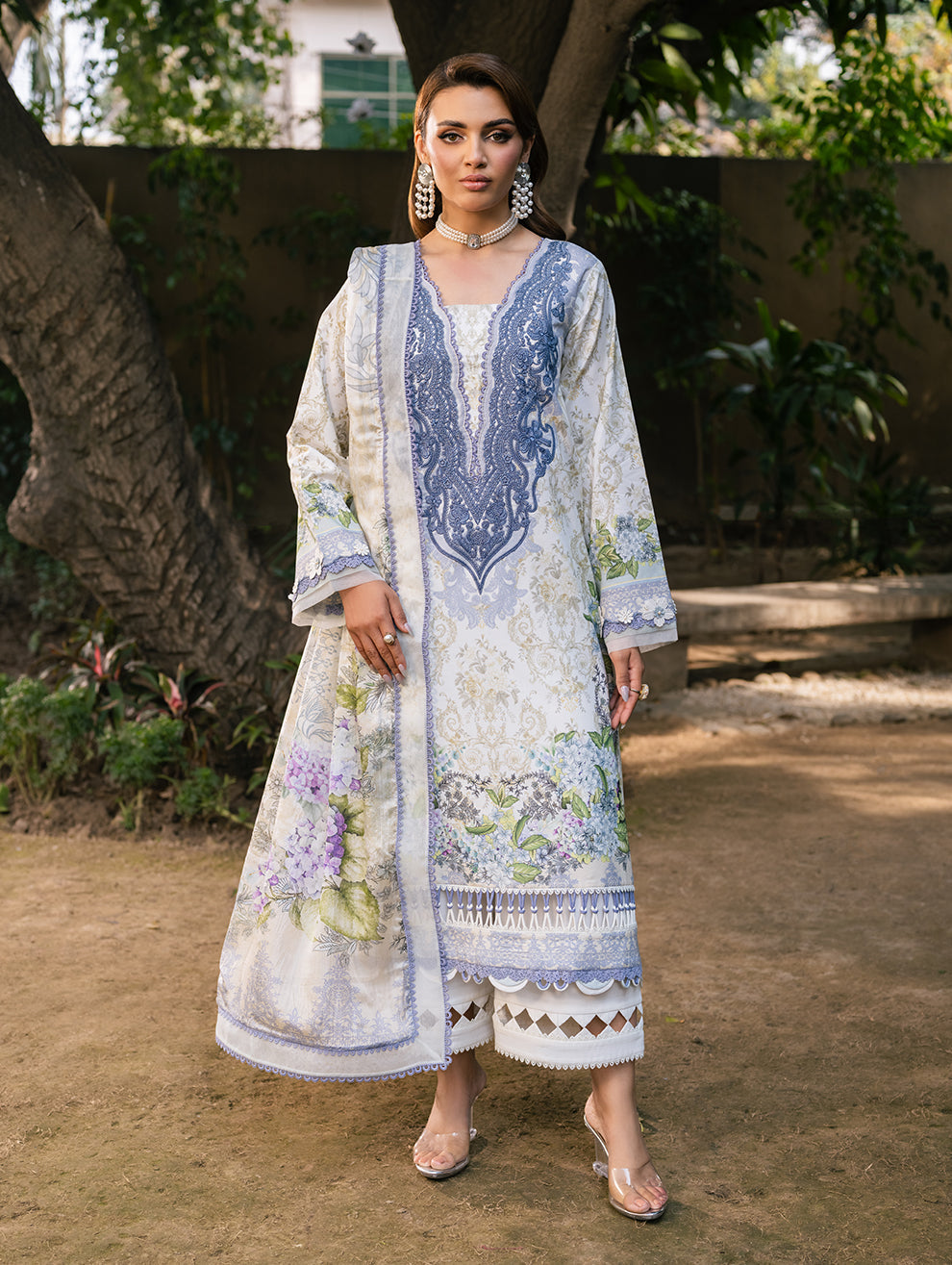 Elara Lawn – SOMNIEL