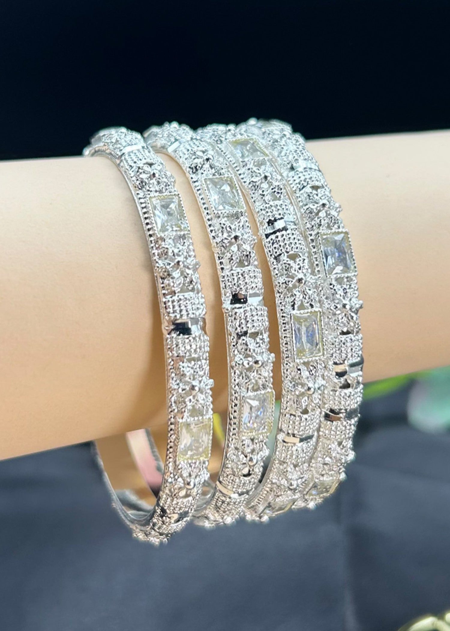 Bangles in White Color by - Trendy Women Bangles HTJ9969