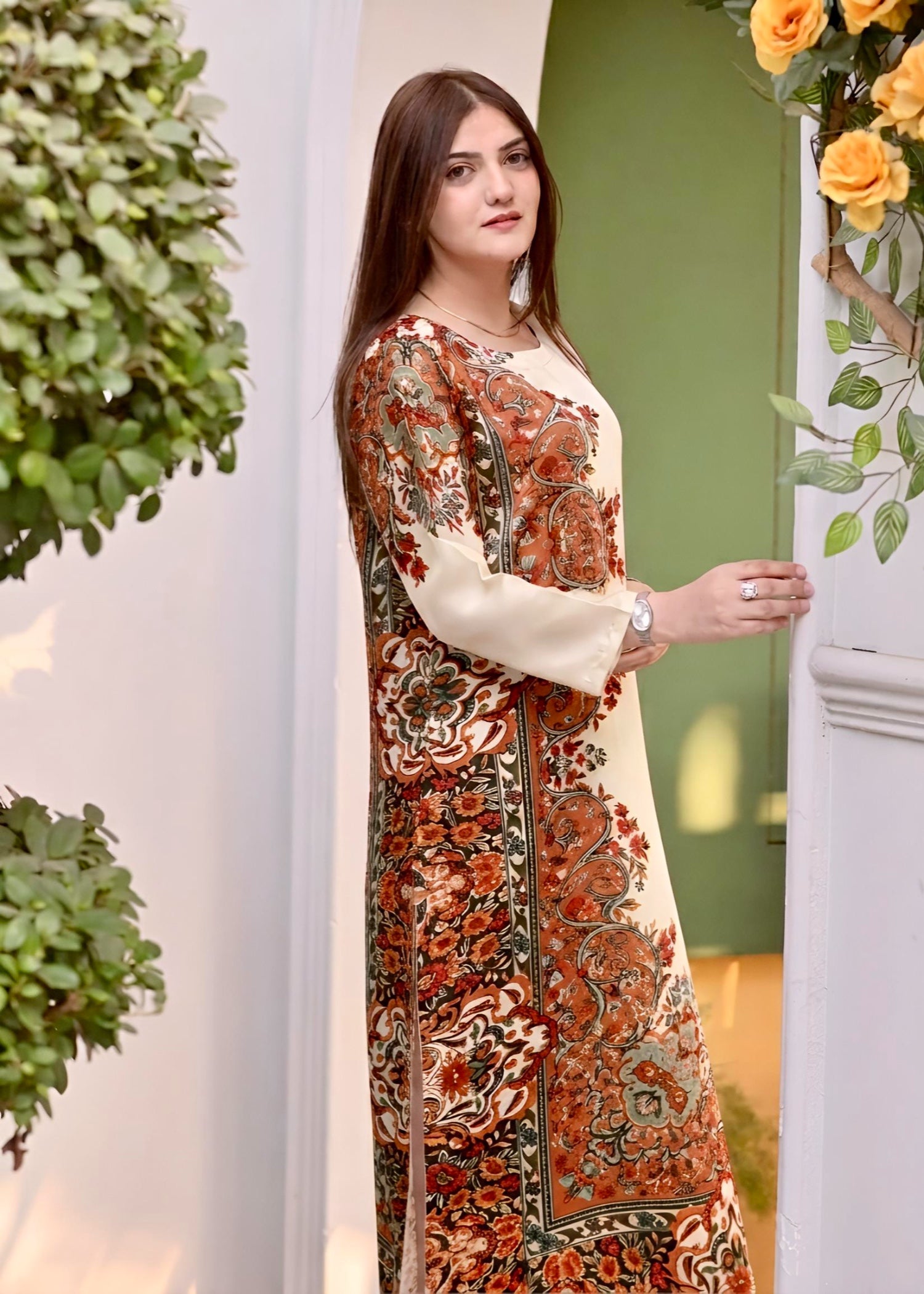 charmuse/shamooz Kurta Set in Off-white, rust orange