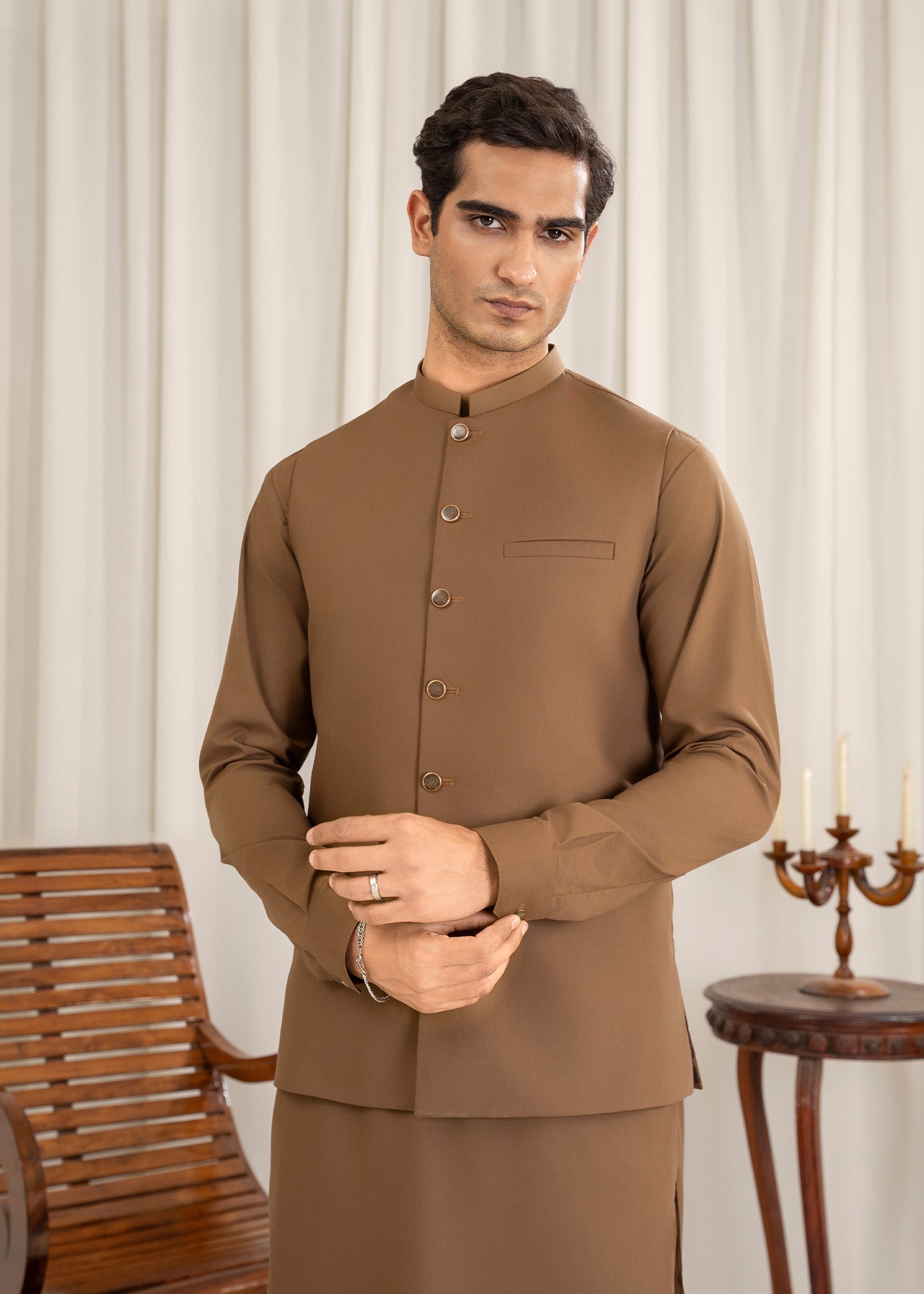 wash & wear Waistcoat in Walnut brown