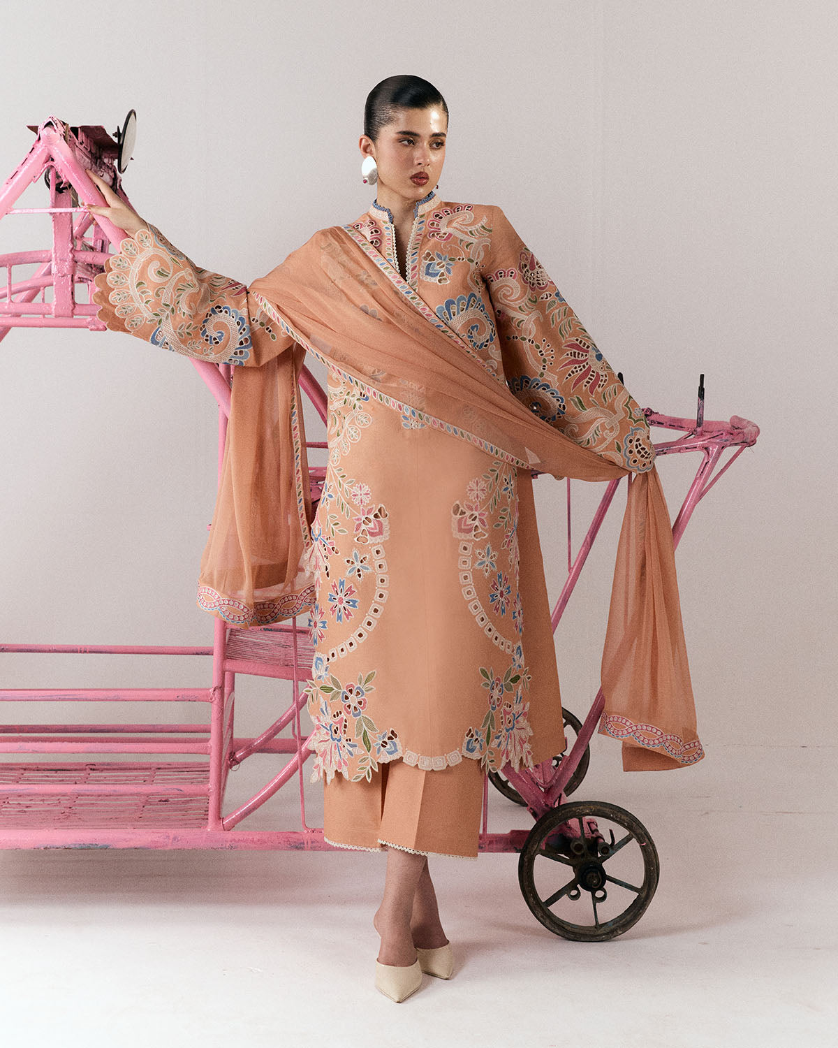 Jugnu Luxury Lawn Edit – Nila