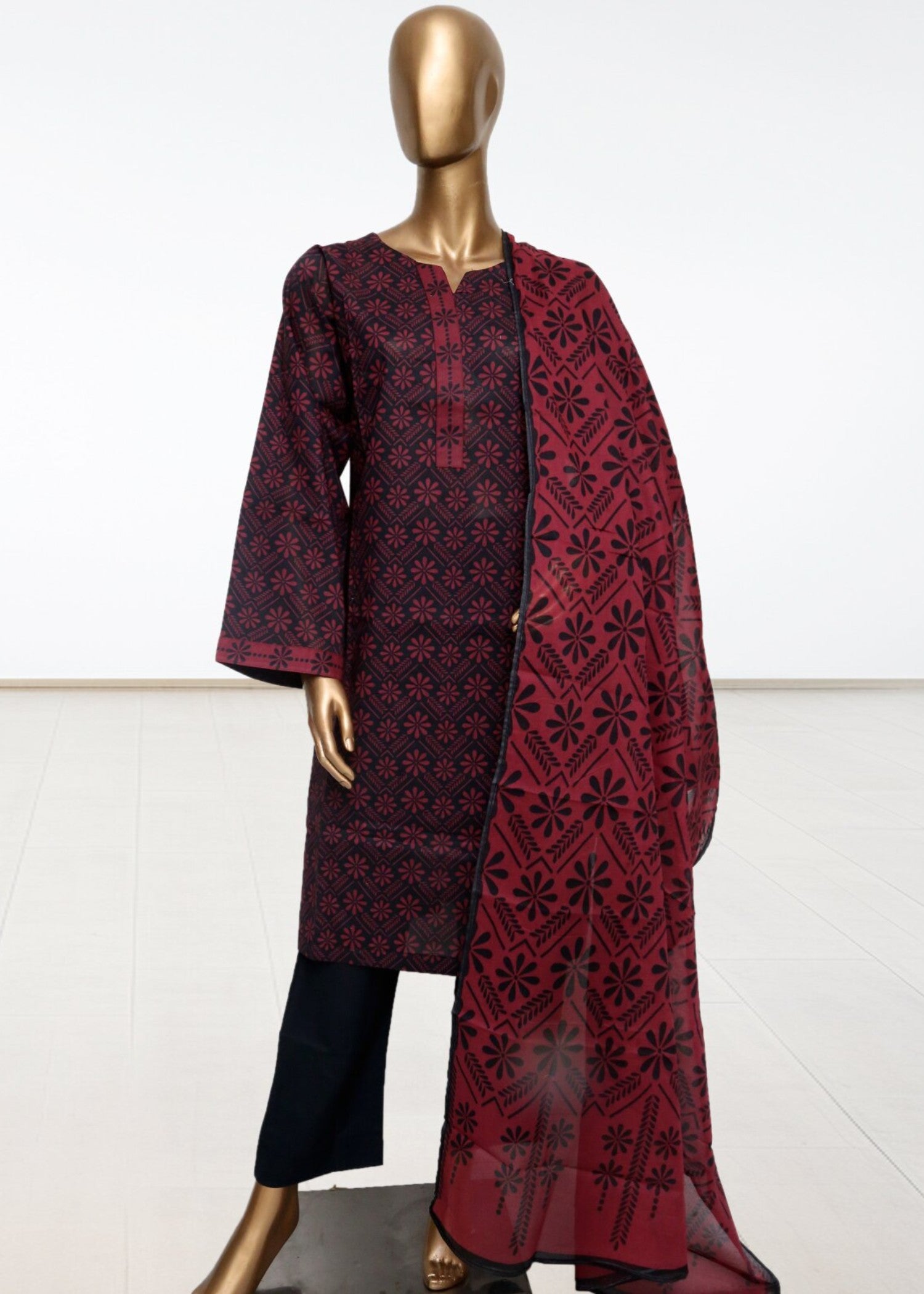 lawn Kurta Set in Black, burgundy