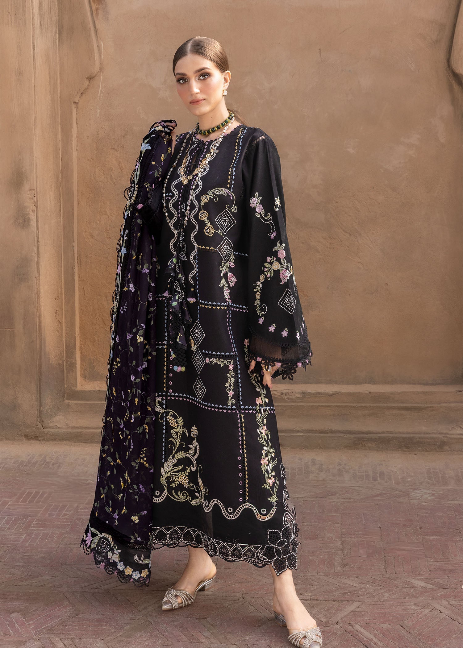 Flow Luxury Lawn – FLORAL SERENITY - D1A