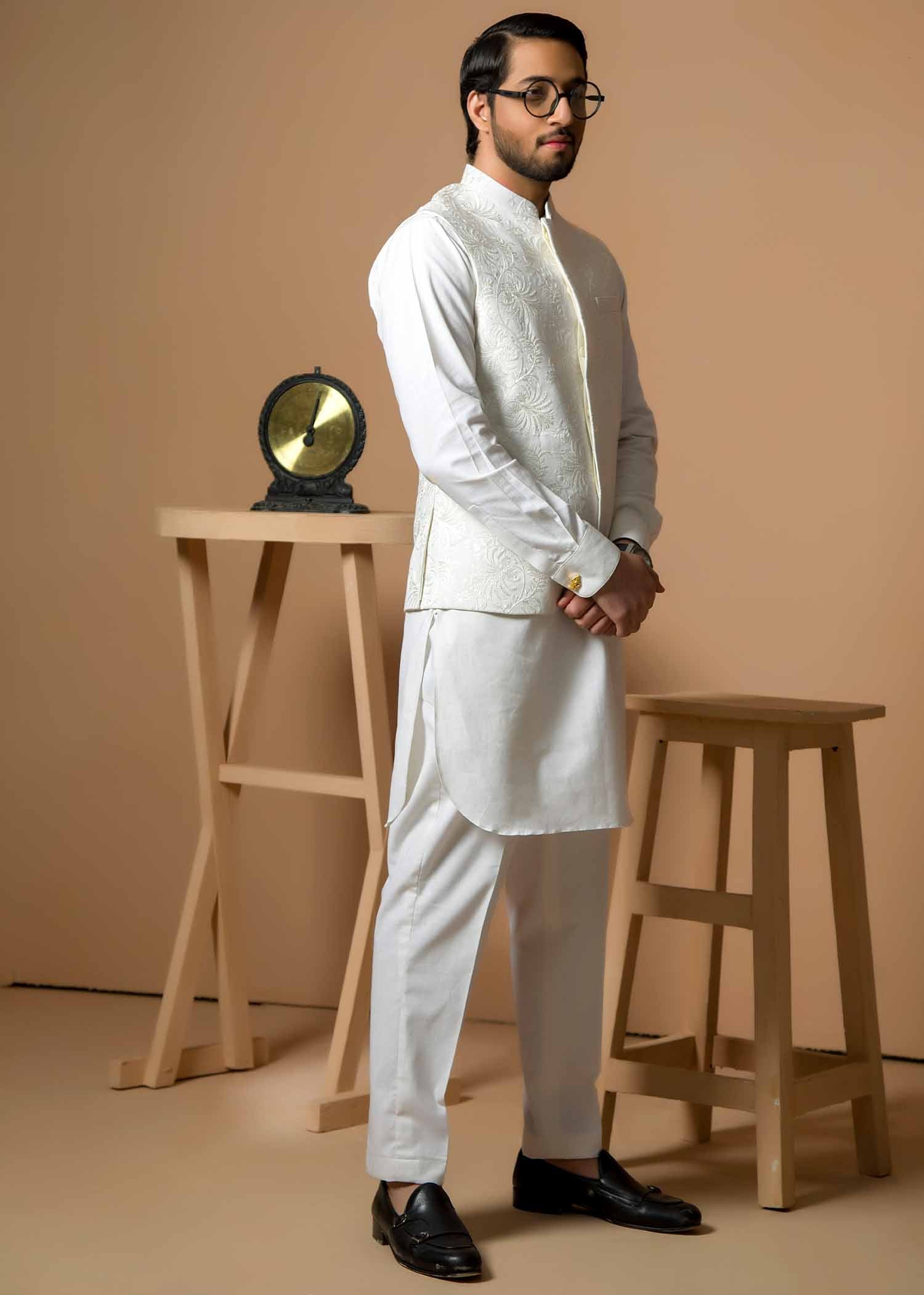 wash & wear Waistcoat in Off-white