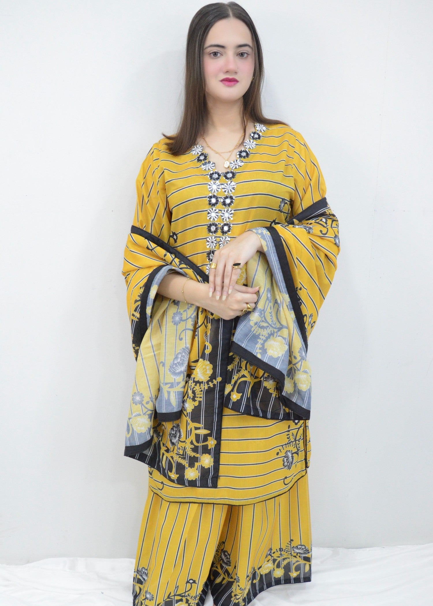 swiss lawn Kurta Set in Yellow