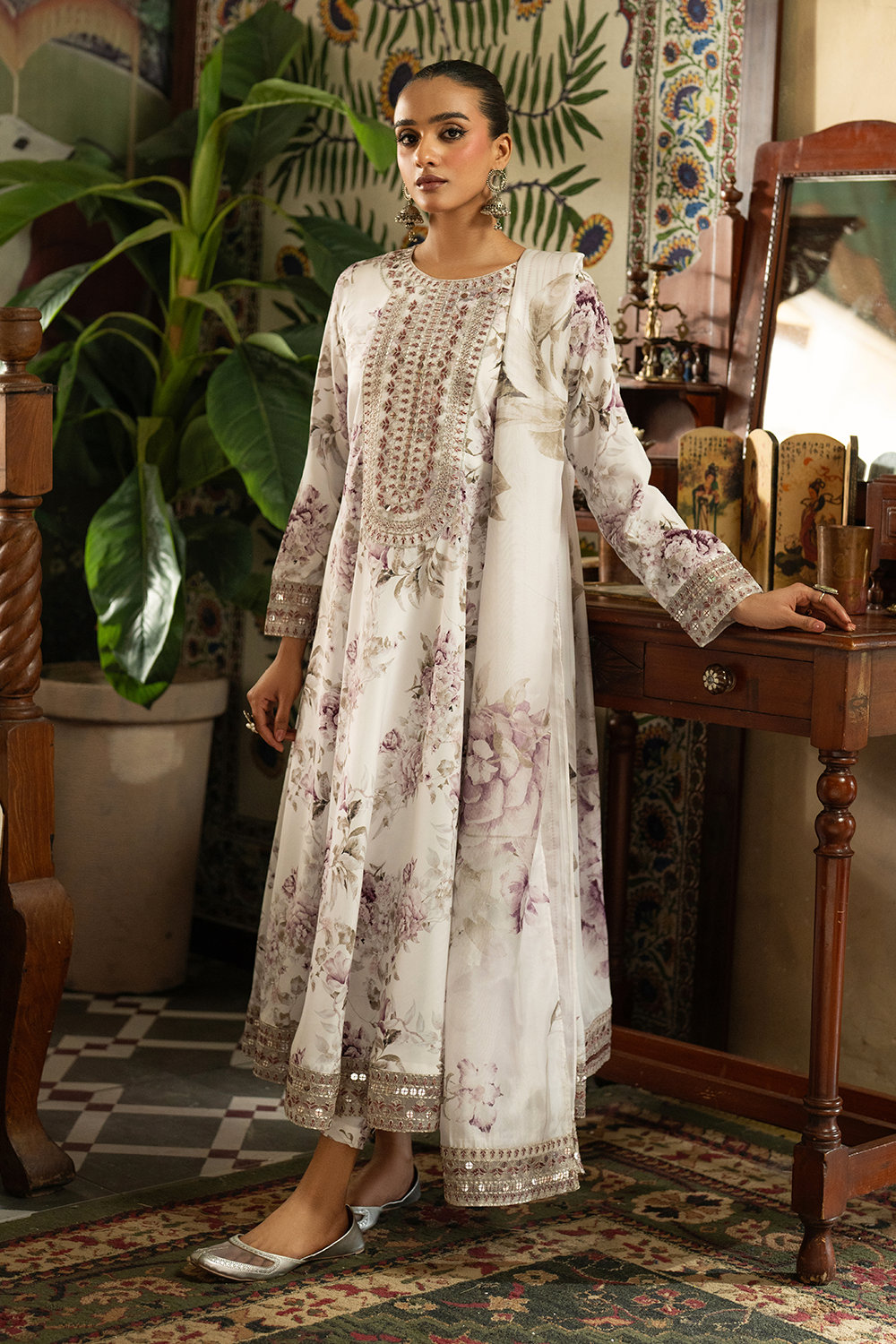 silk finish lawn Pishwas in White