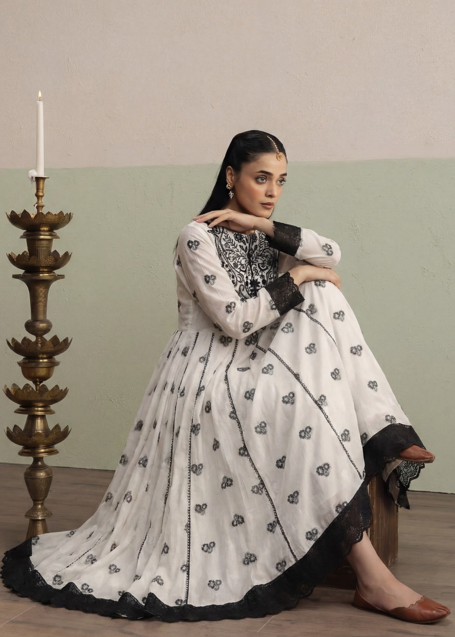 jacquard Pishwas in White
