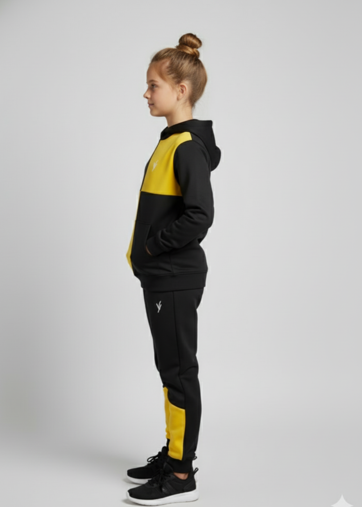 fleece Tracksuit in Black, yellow