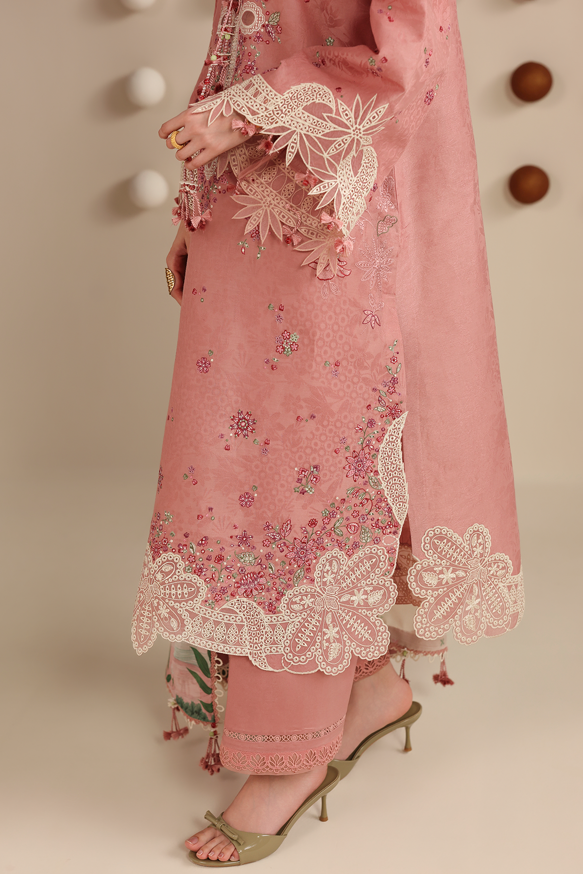 Iris Luxury Festive Lawn – IL26-D04
