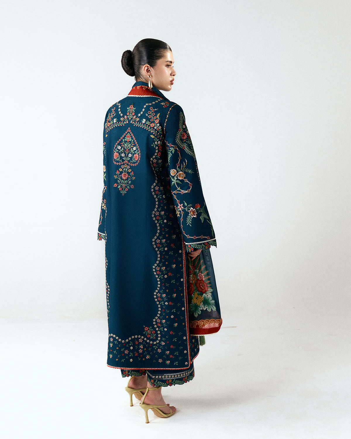 Jugnu Luxury Lawn Edit – Agna