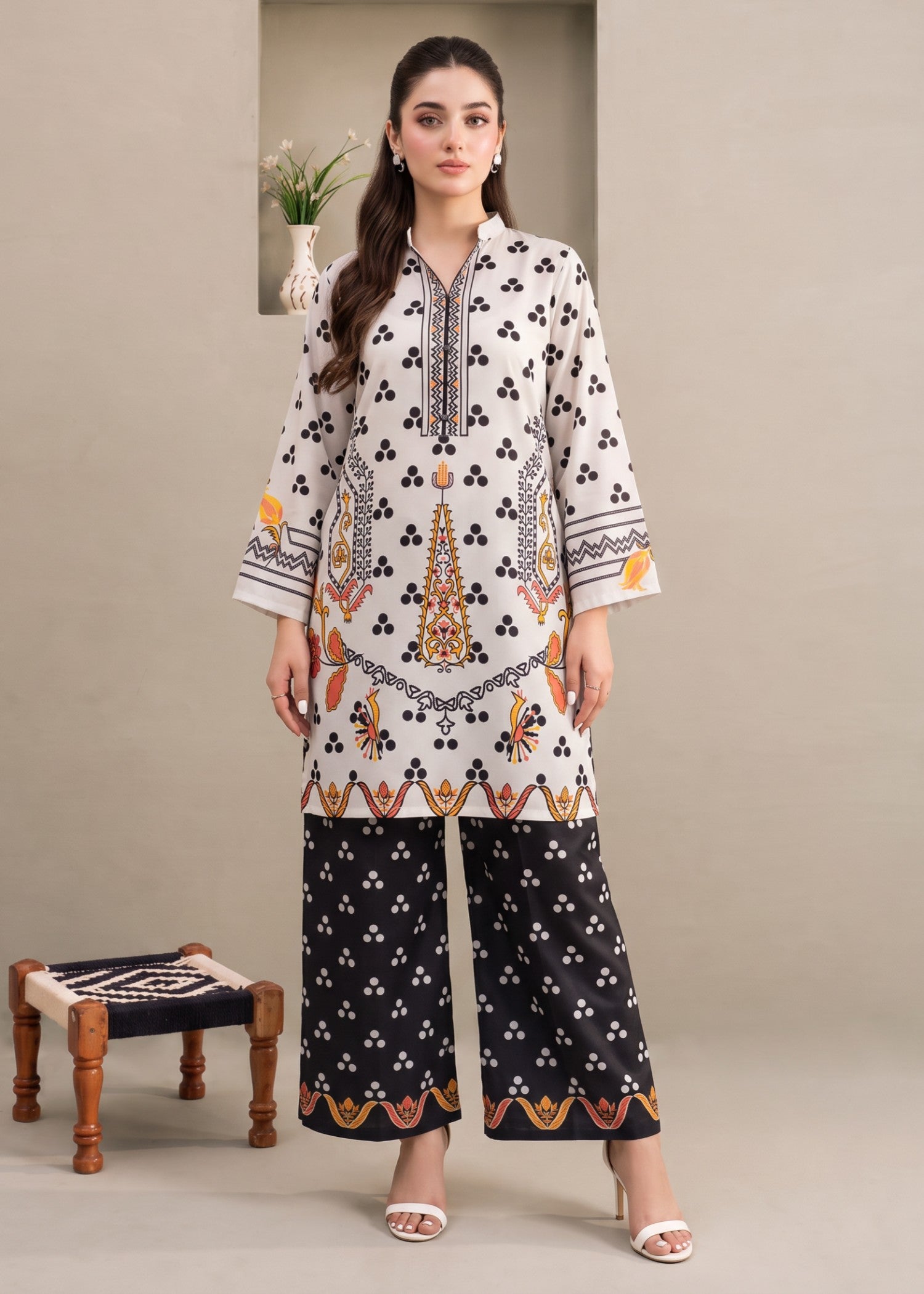 polyester crepe Kurta Set in Black, white