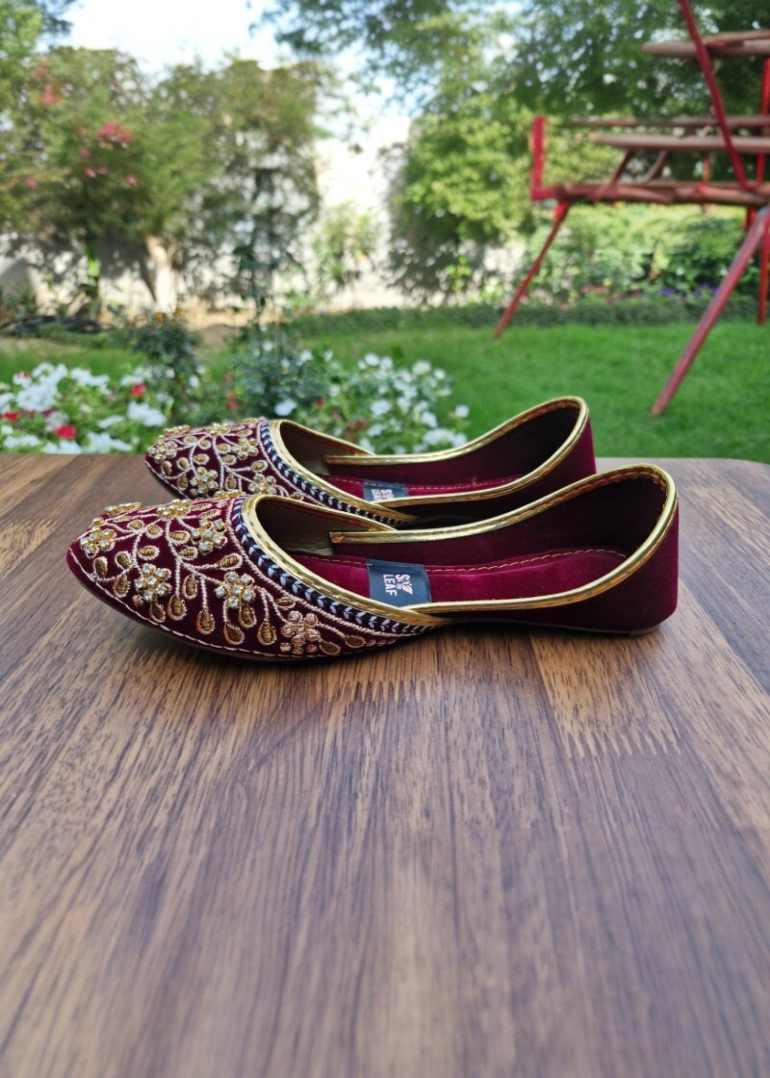 Khussa in Maroon by - High Quality Women Khussa XLZ3898