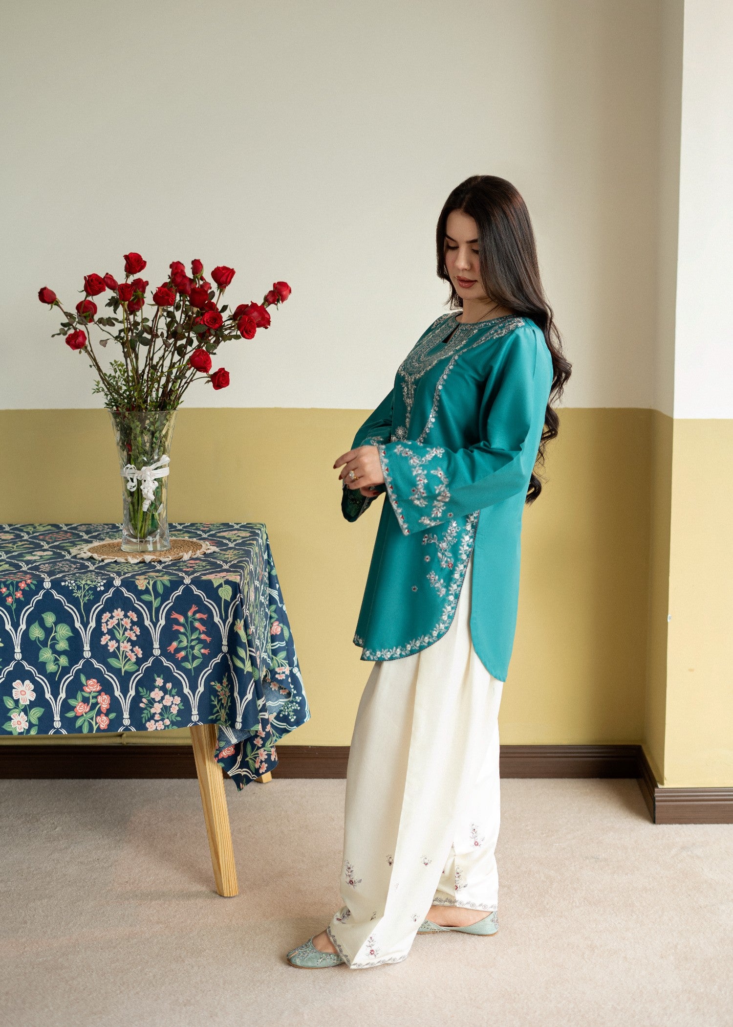 lawn Kurta Set in White, teal