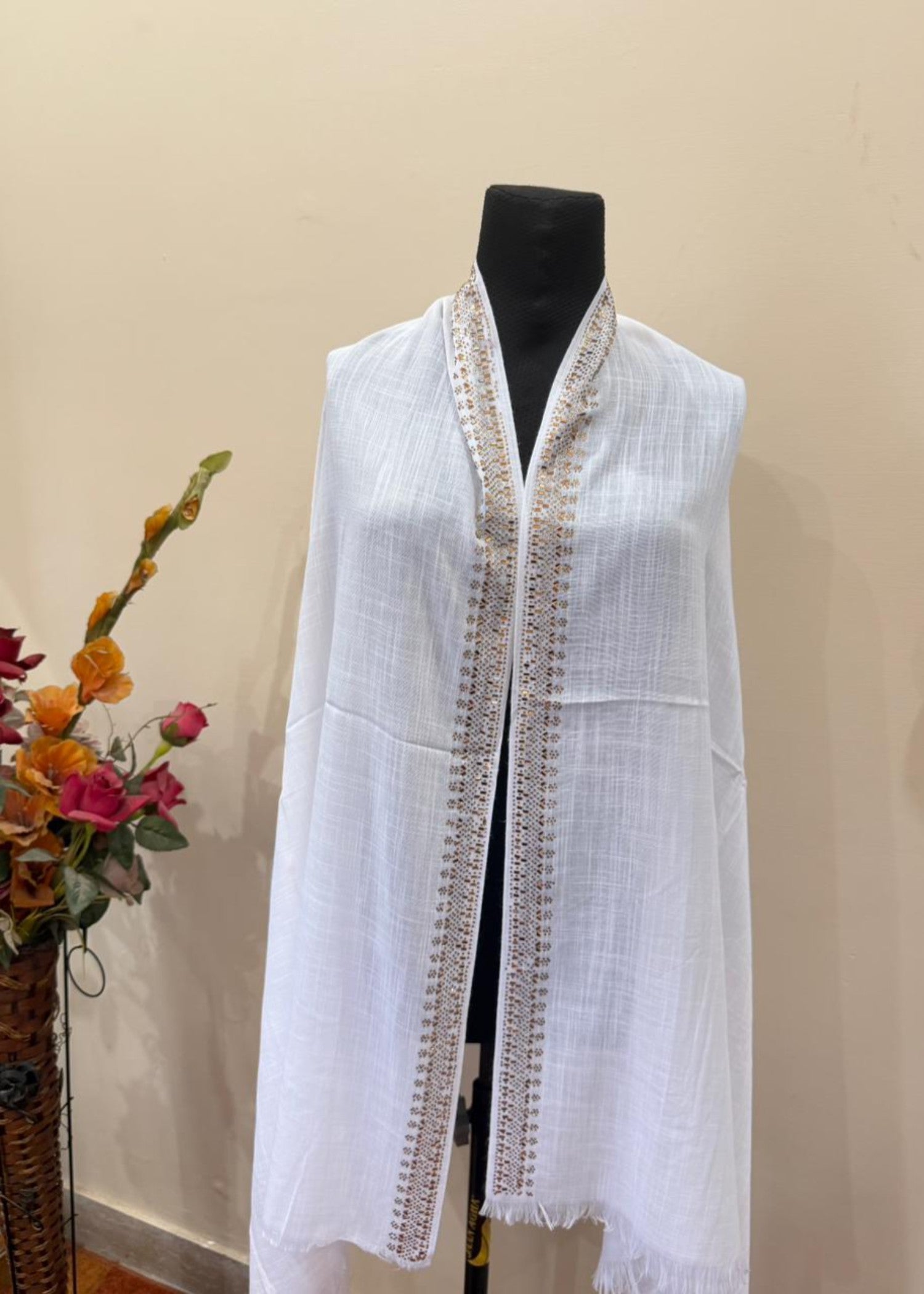 slub lawn Hijab in White
