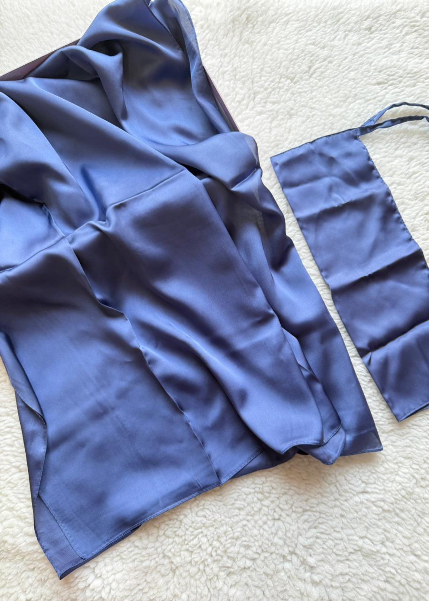 satin silk Veil in Ocean blue