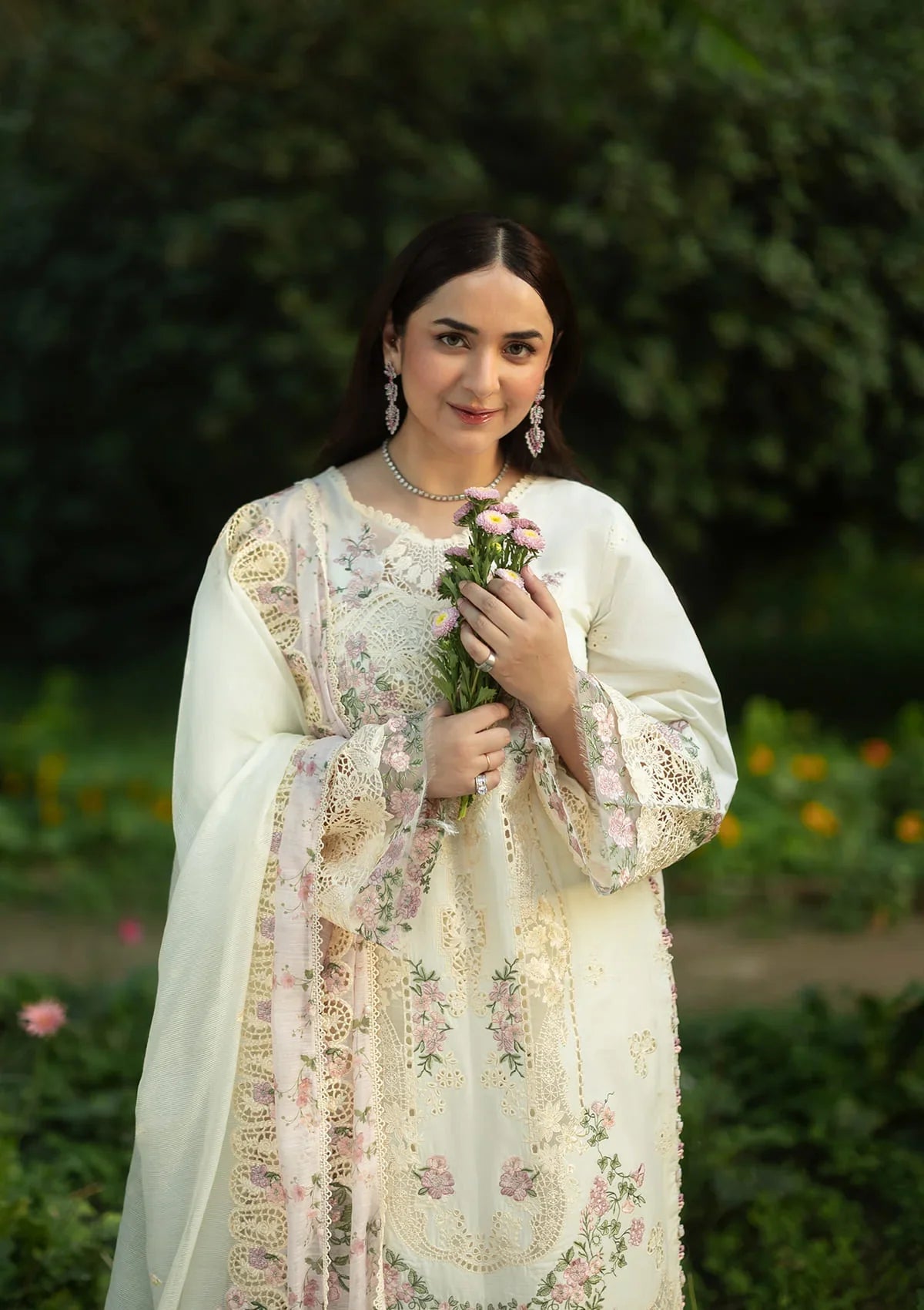 Luxury Lawn – ELQ-7b Sweet Talk