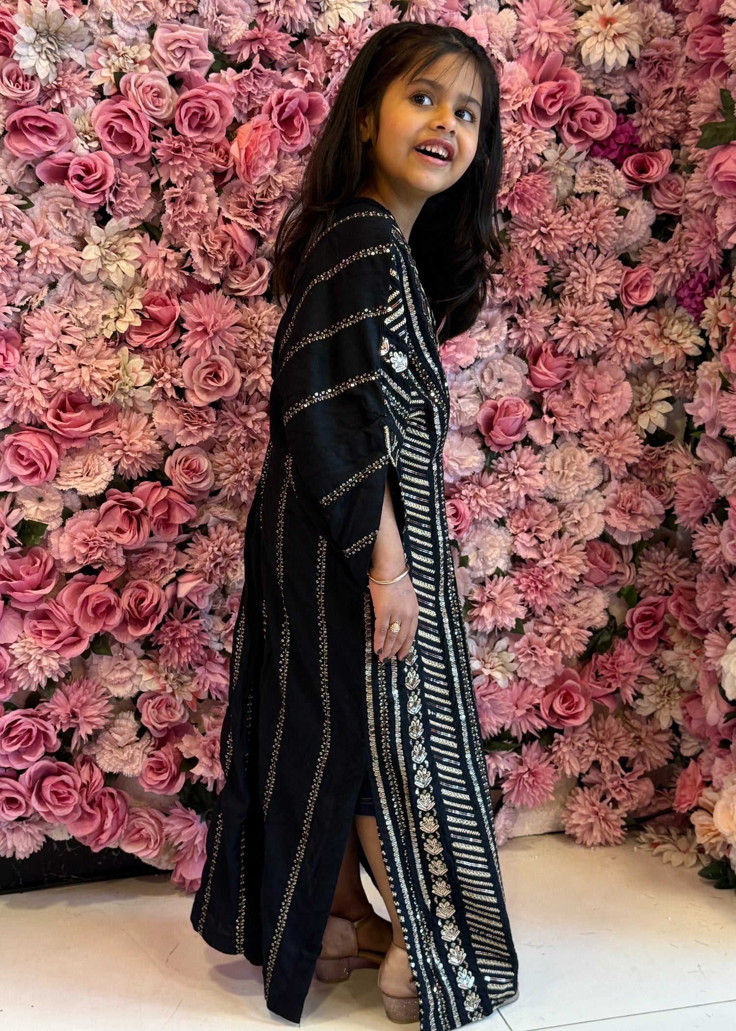 lawn Kaftan in Black