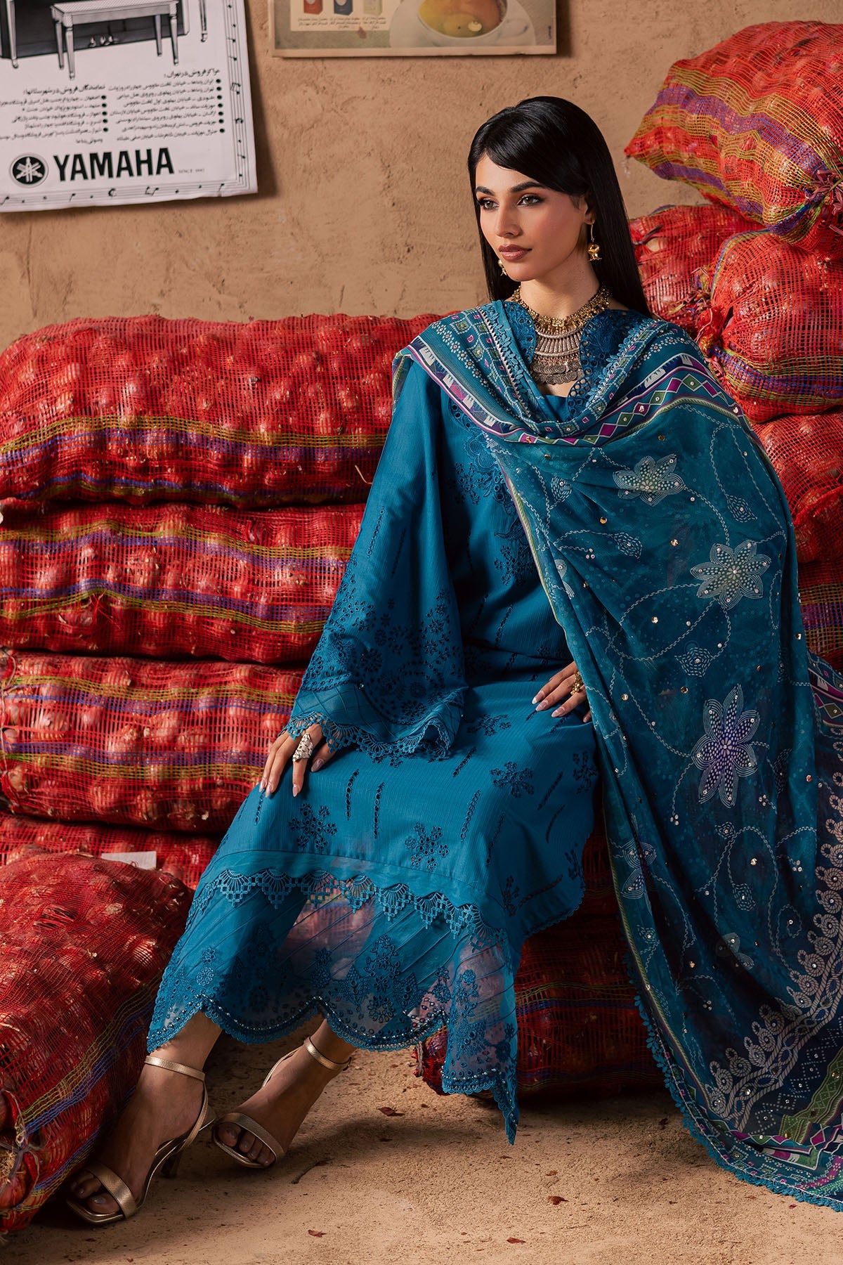 Bazaar Lawn – NE-242