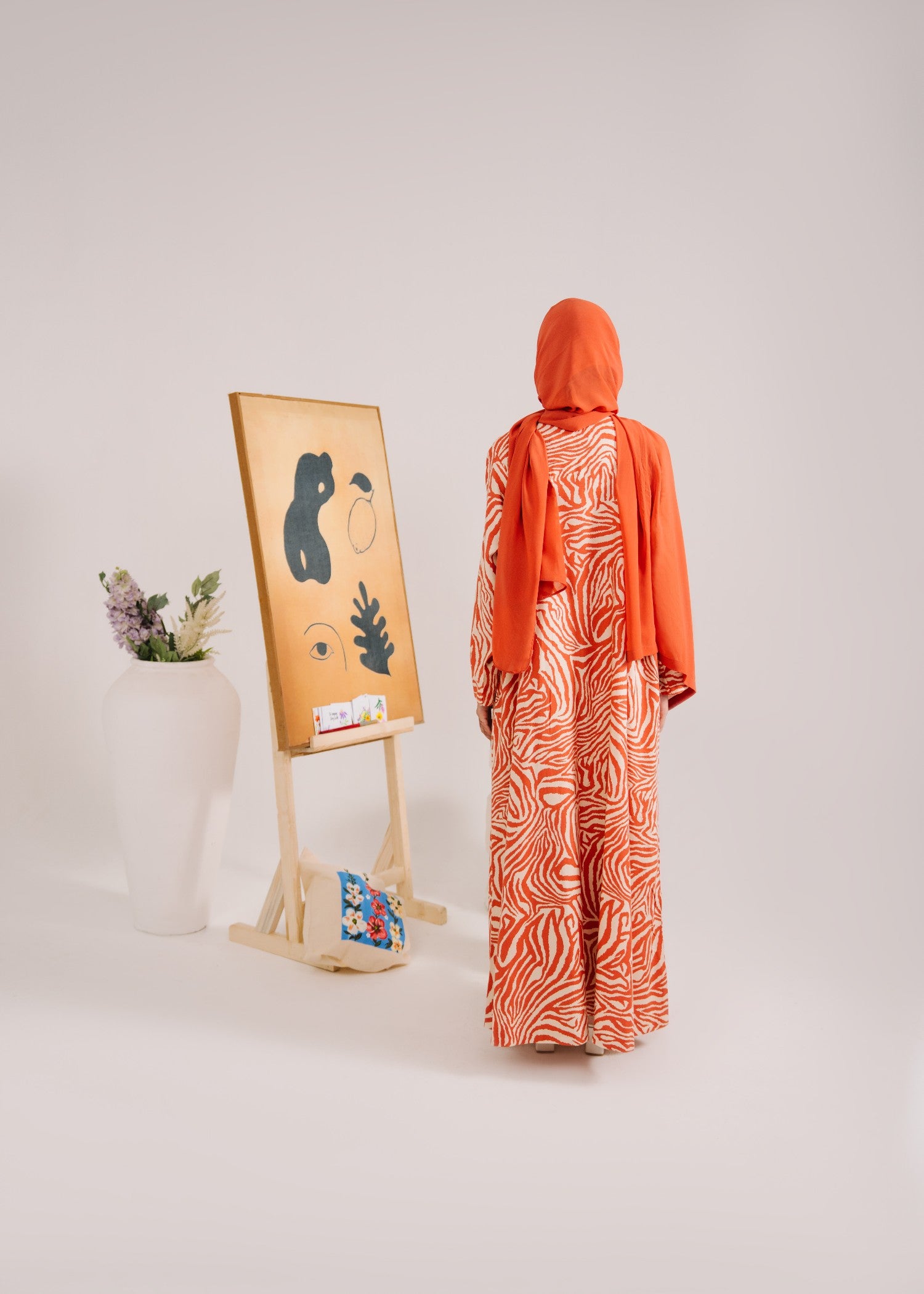 linen Abaya in White, orange