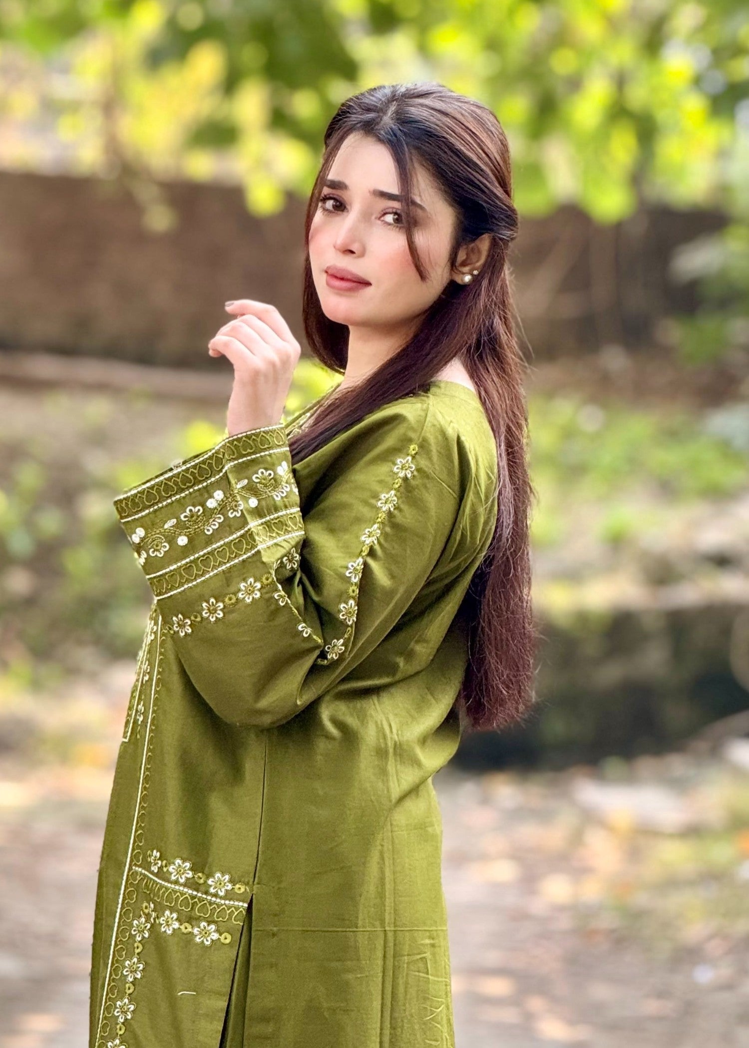 lawn Kurta Set in Olive green