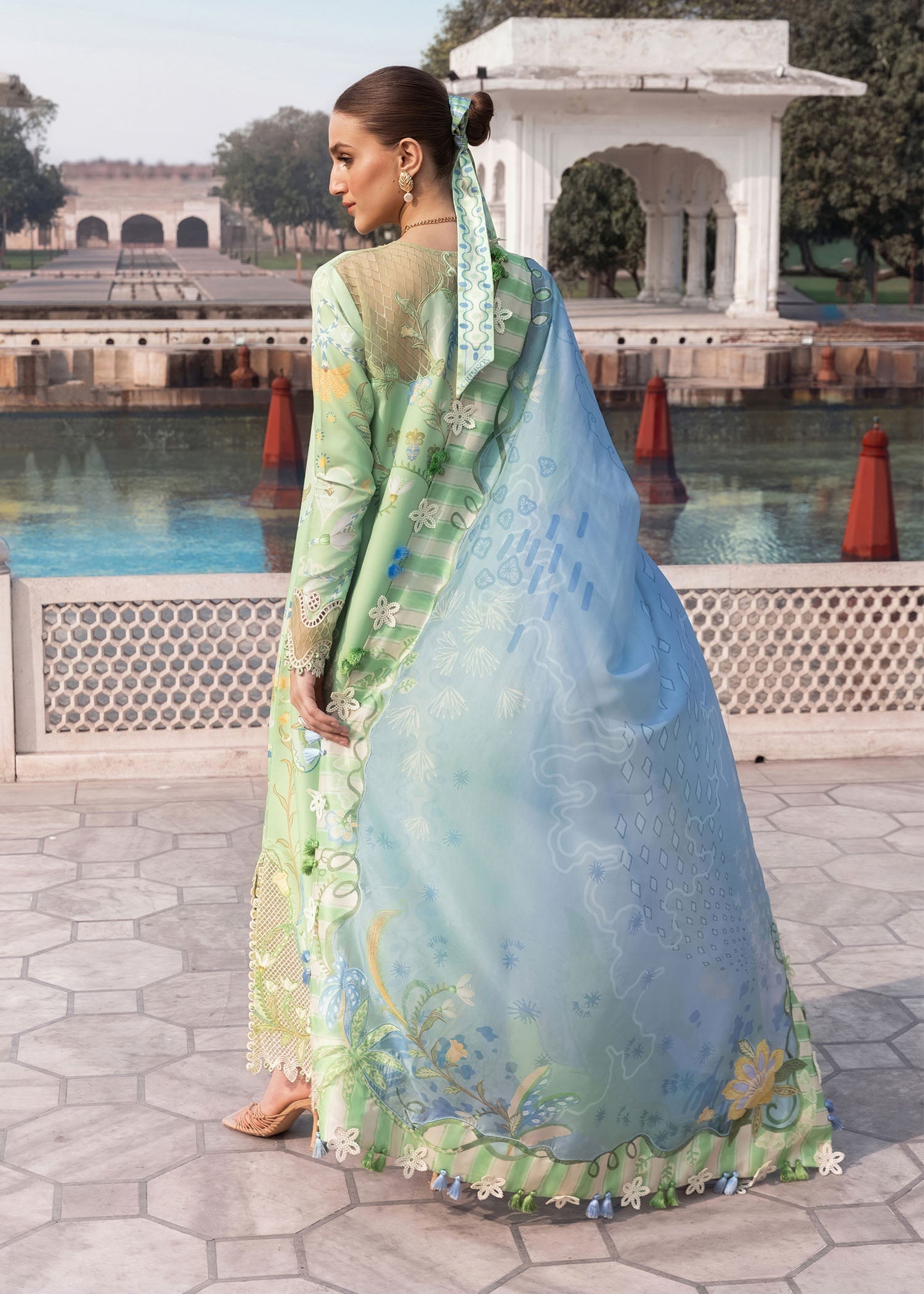 Flow Luxury Lawn – OUT OF MANY HEARTS-D6B