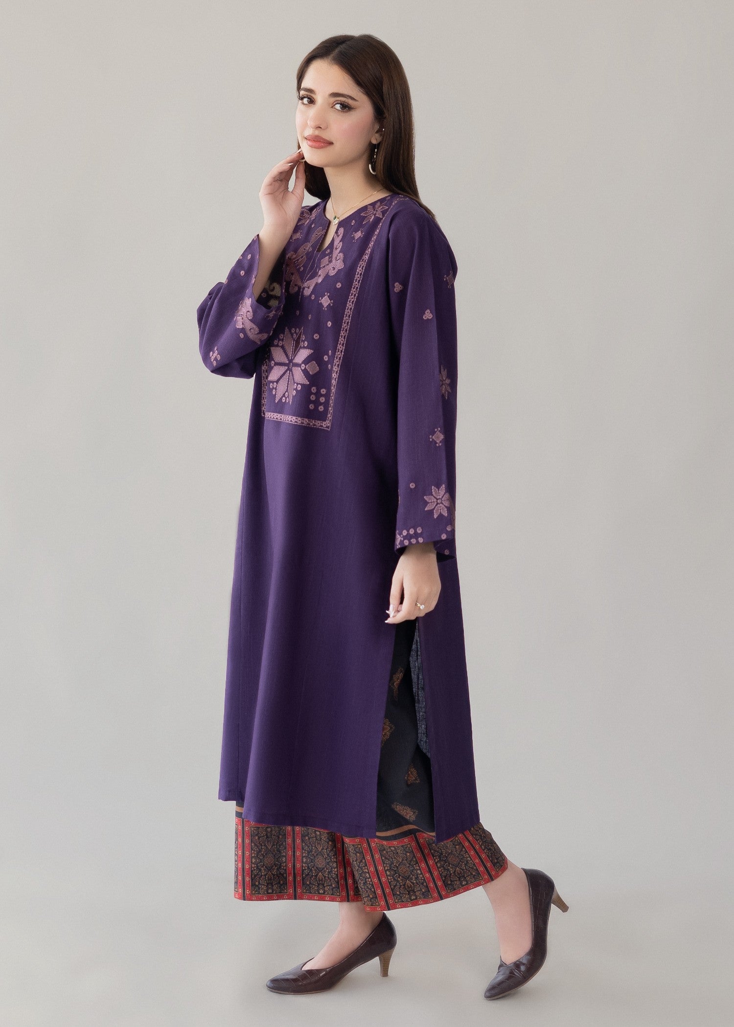 slub khaddar Kurta Set in Black, purple