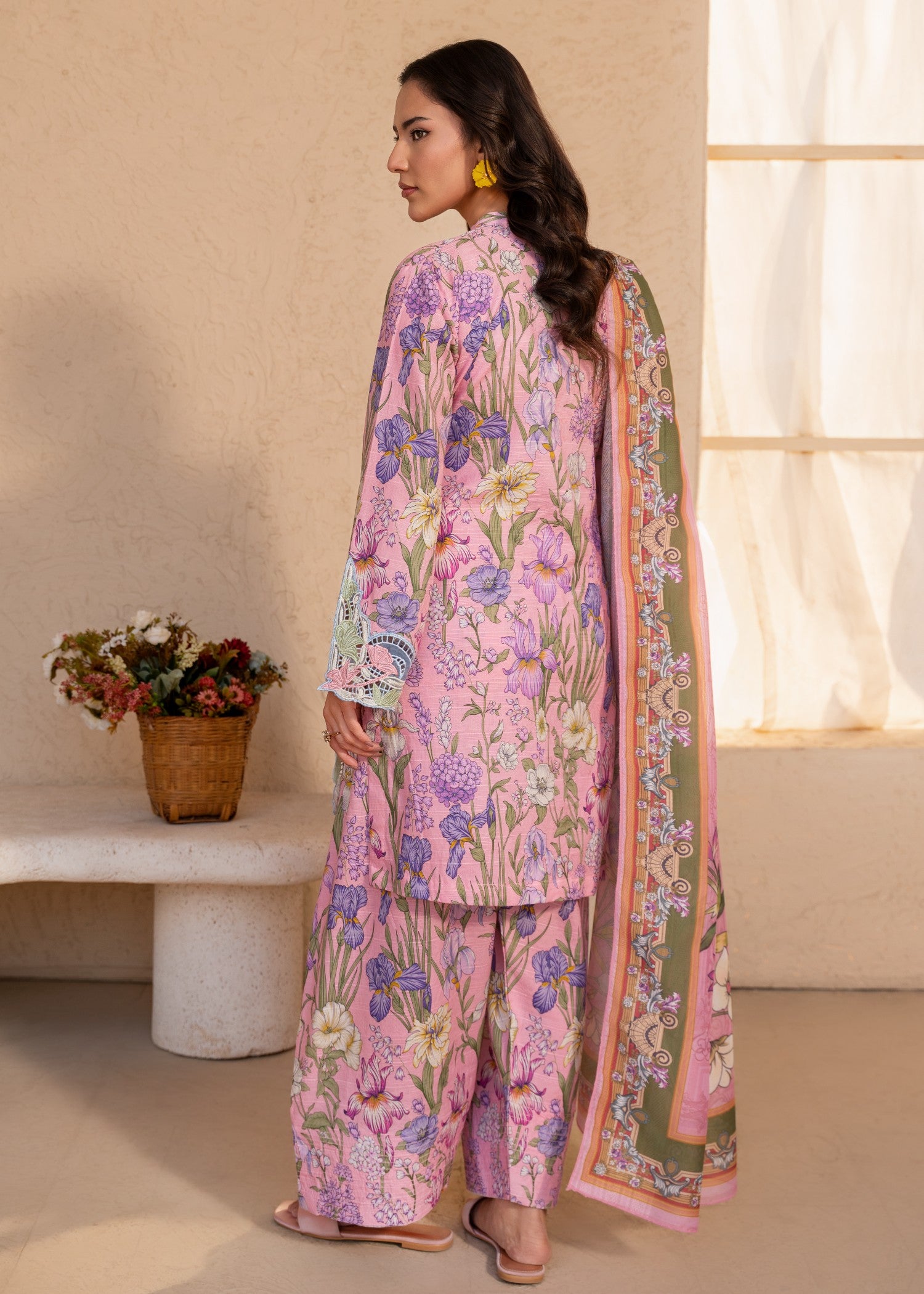 textured lawn Kurta Set in Petal pink