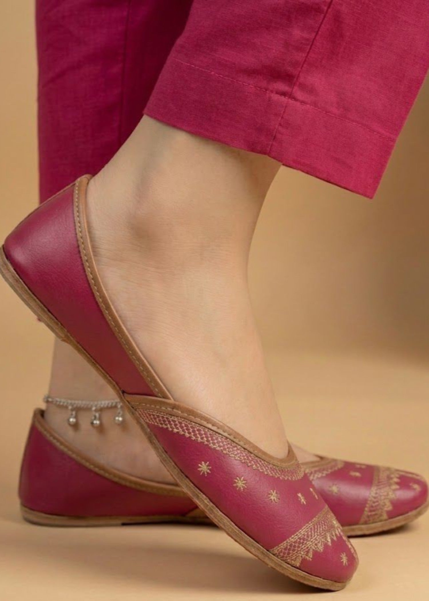 Khussa in Rose red by - High Quality Women Khussa IIN0687