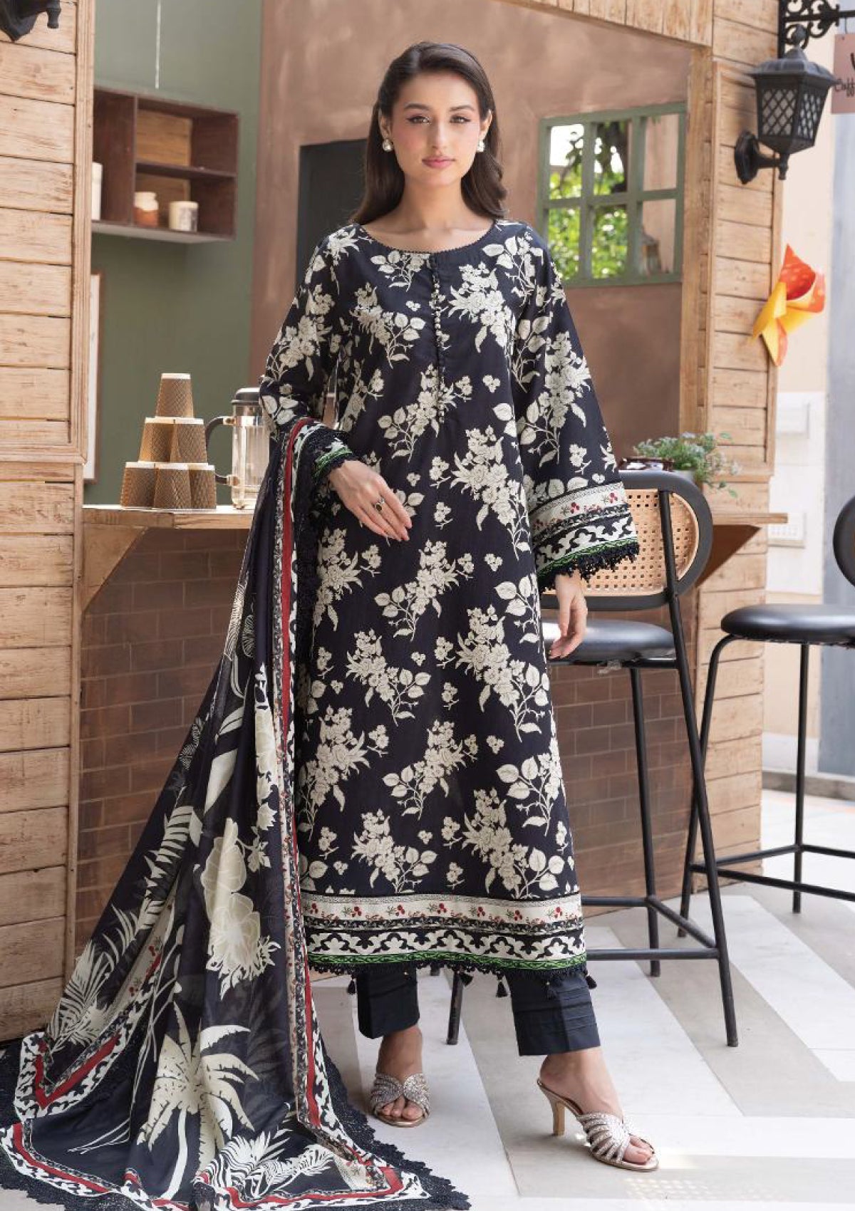 MBasics Elaheh Lawn – V4-02