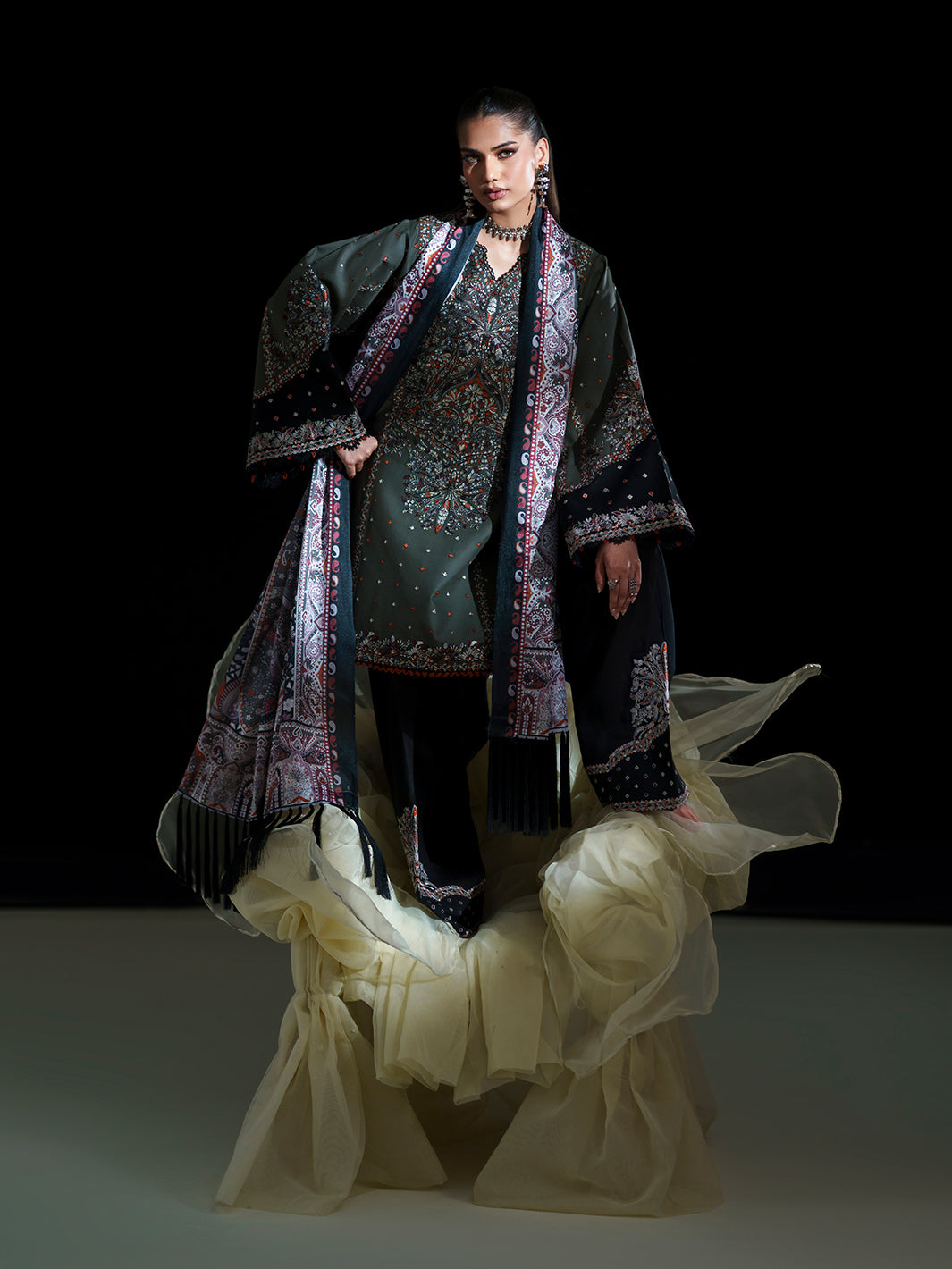 Amour Luxury Lawn – 182-A