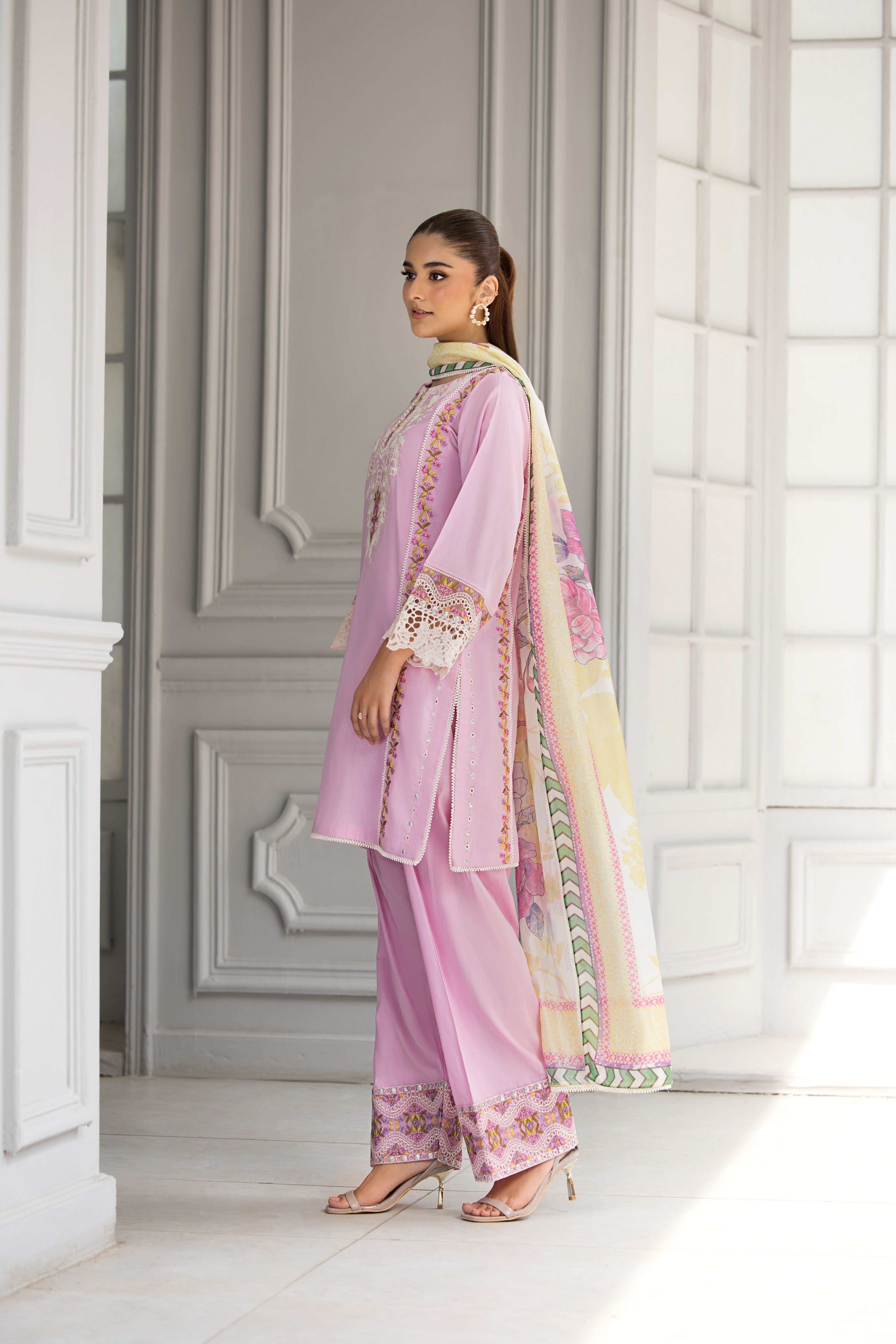 lawn Kurta Set in Cotton candy pink