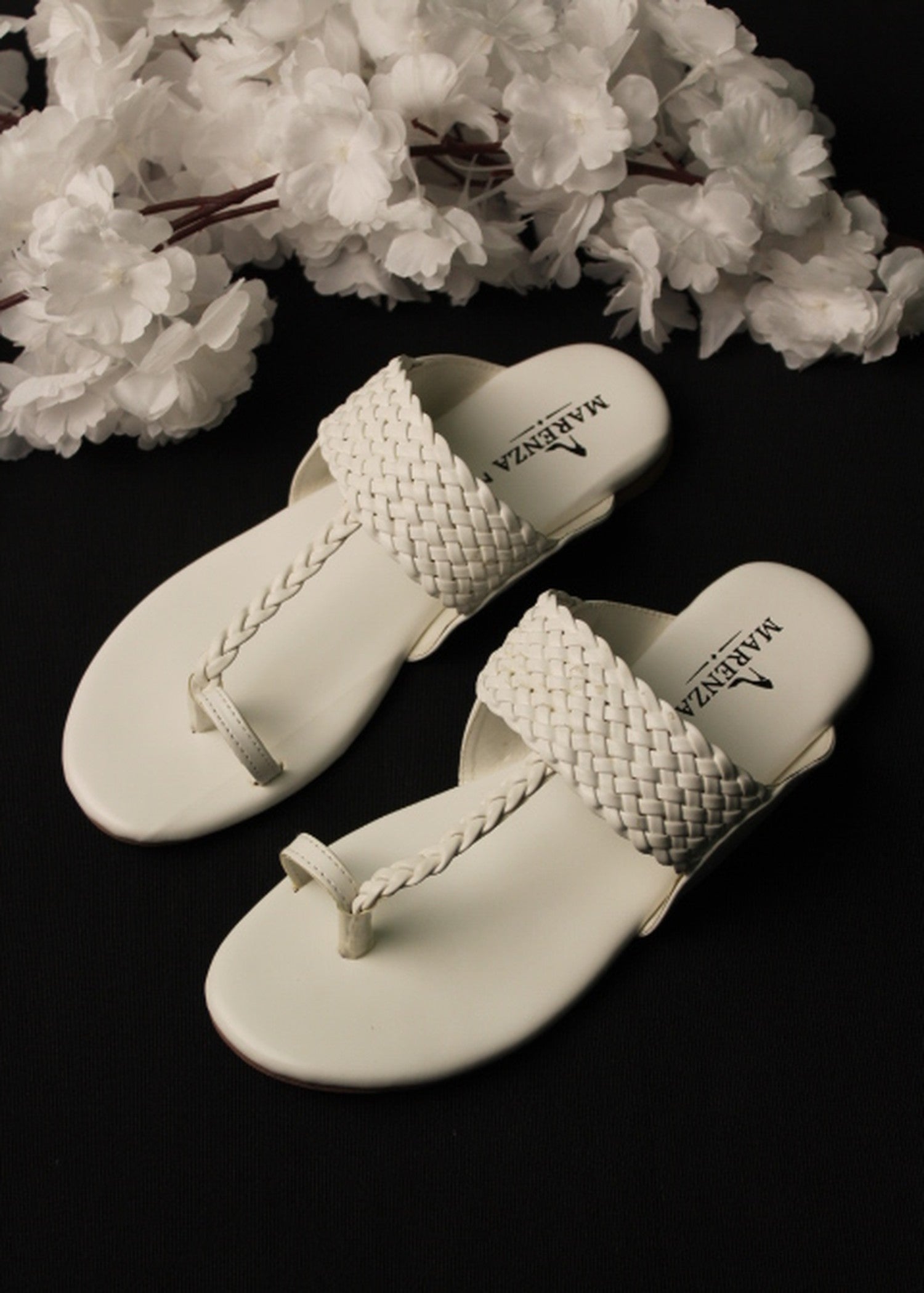 Kolapuri in White by - High Quality Women Kolapuri GBU1262