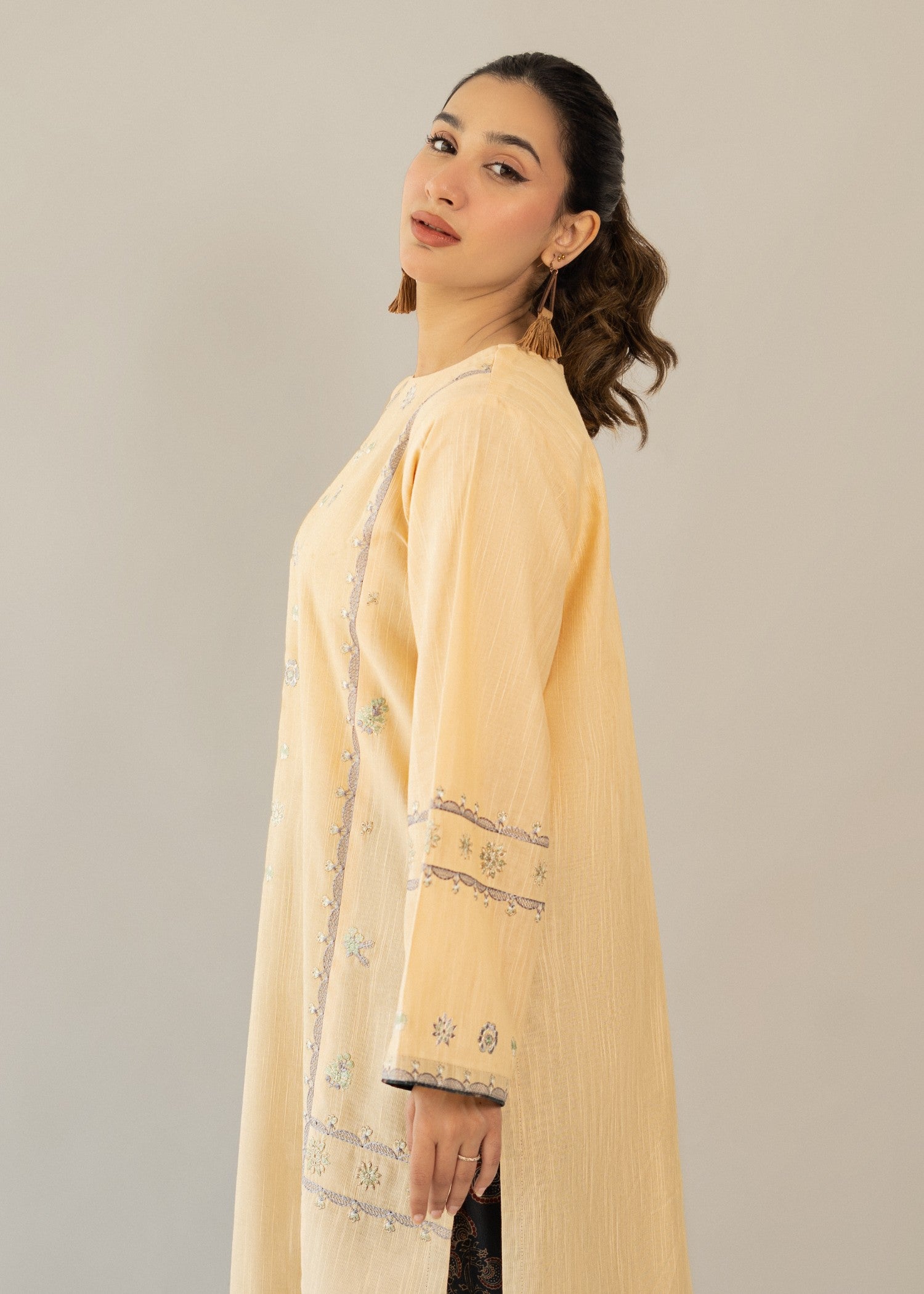 slub khaddar Kurta Set in Charcoal black, peach orange