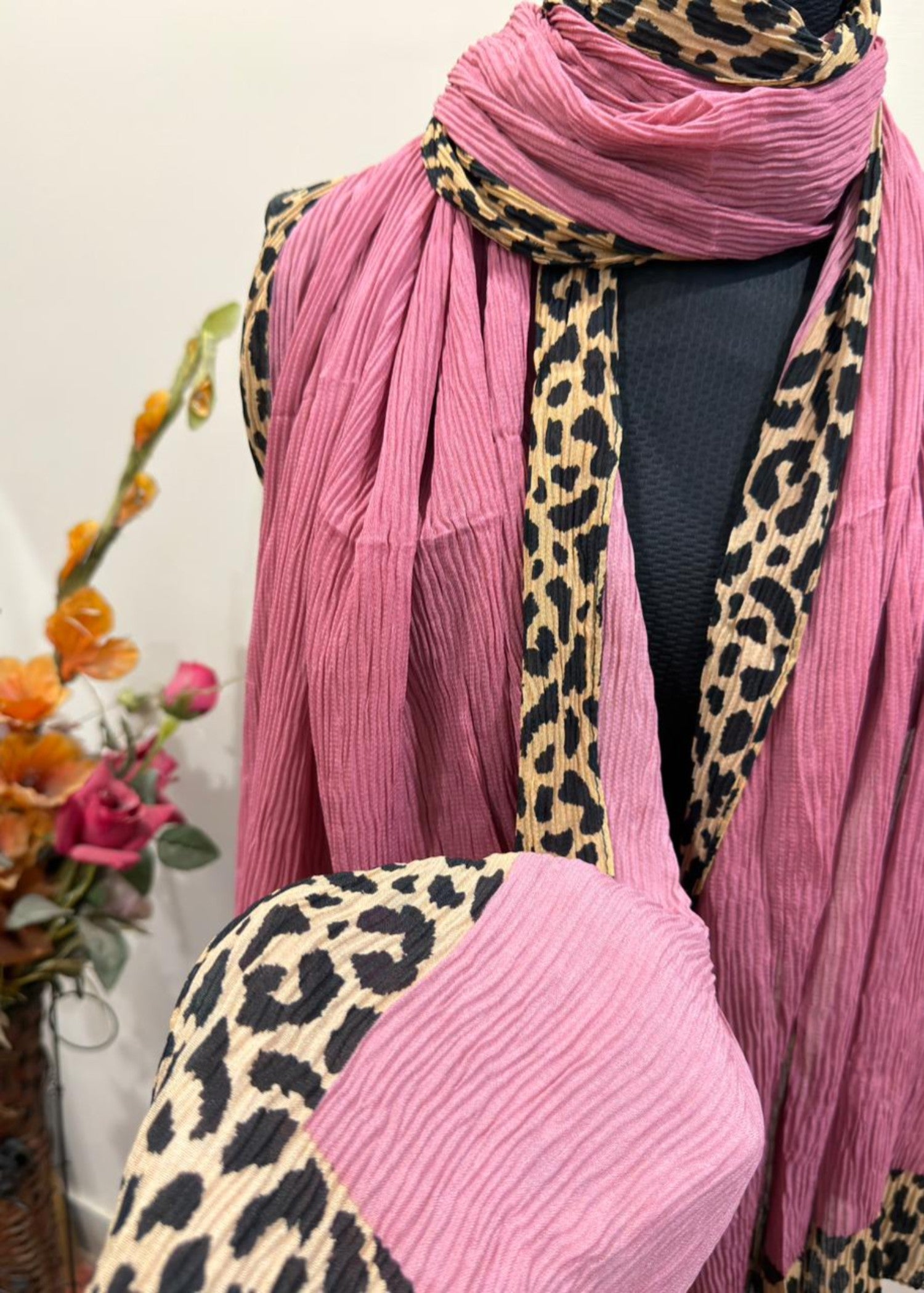 textured lawn Hijab in Zinnia pink
