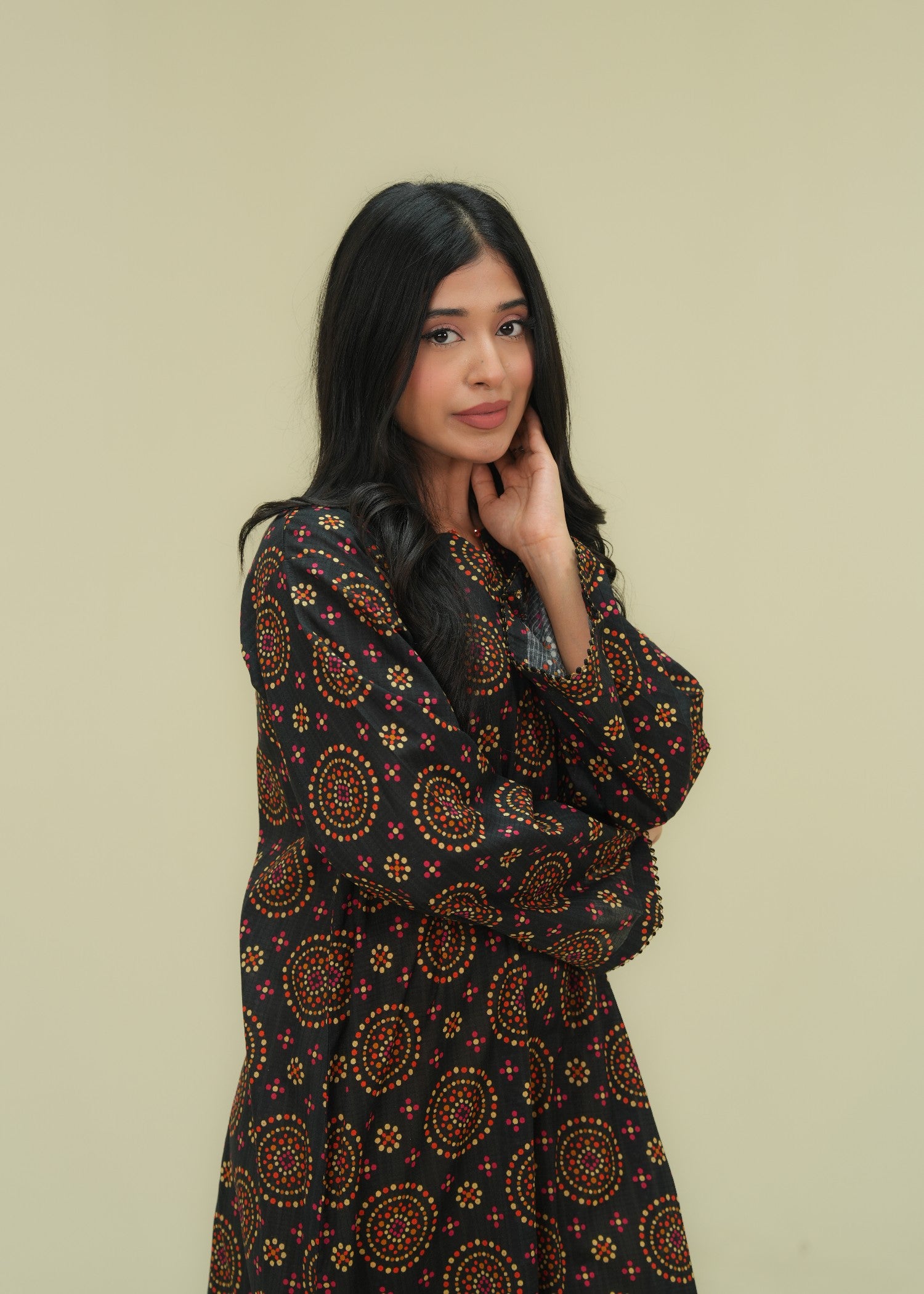 lawn Kaftan in Black