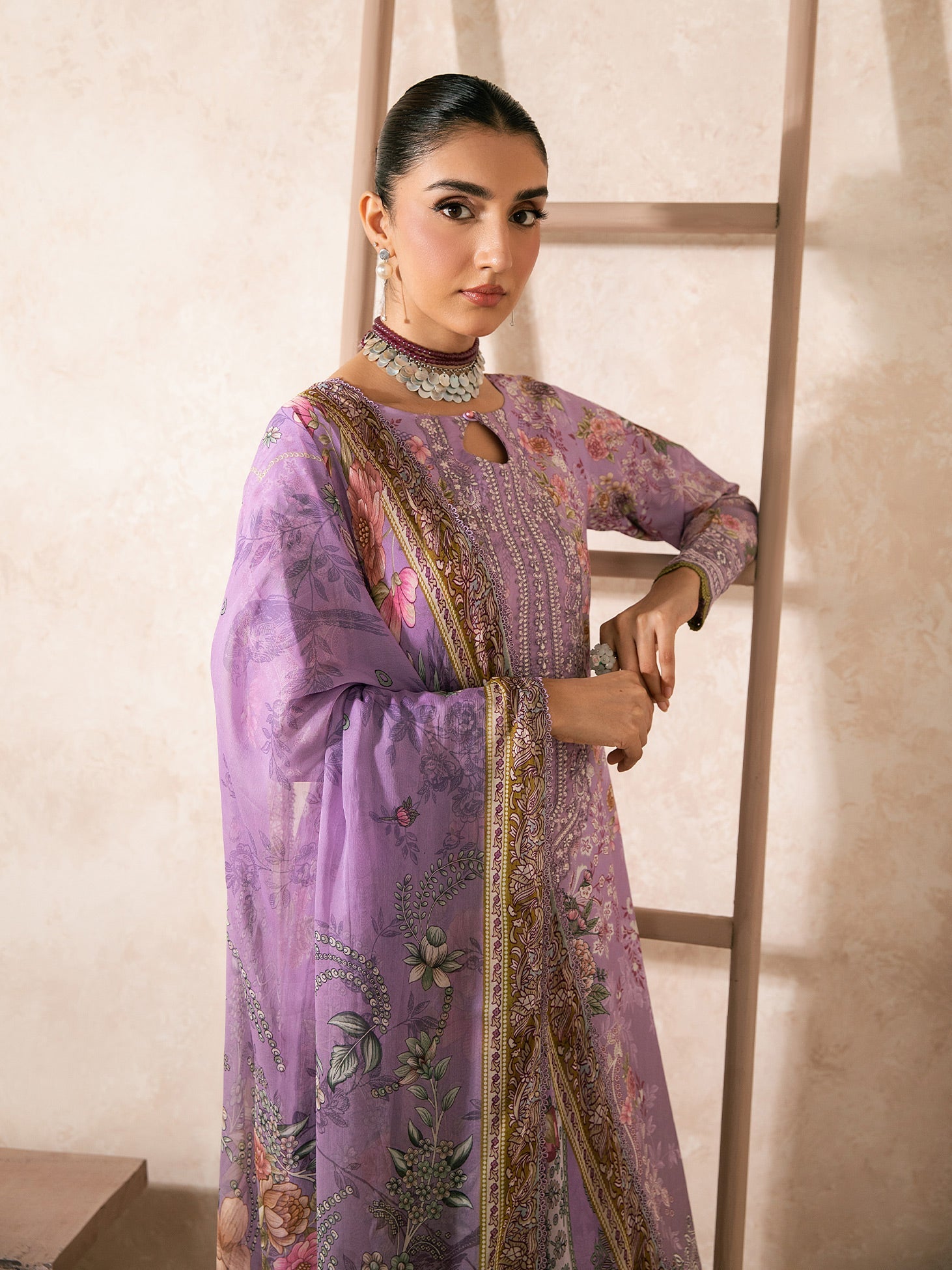 Syra Lawn – Nerine