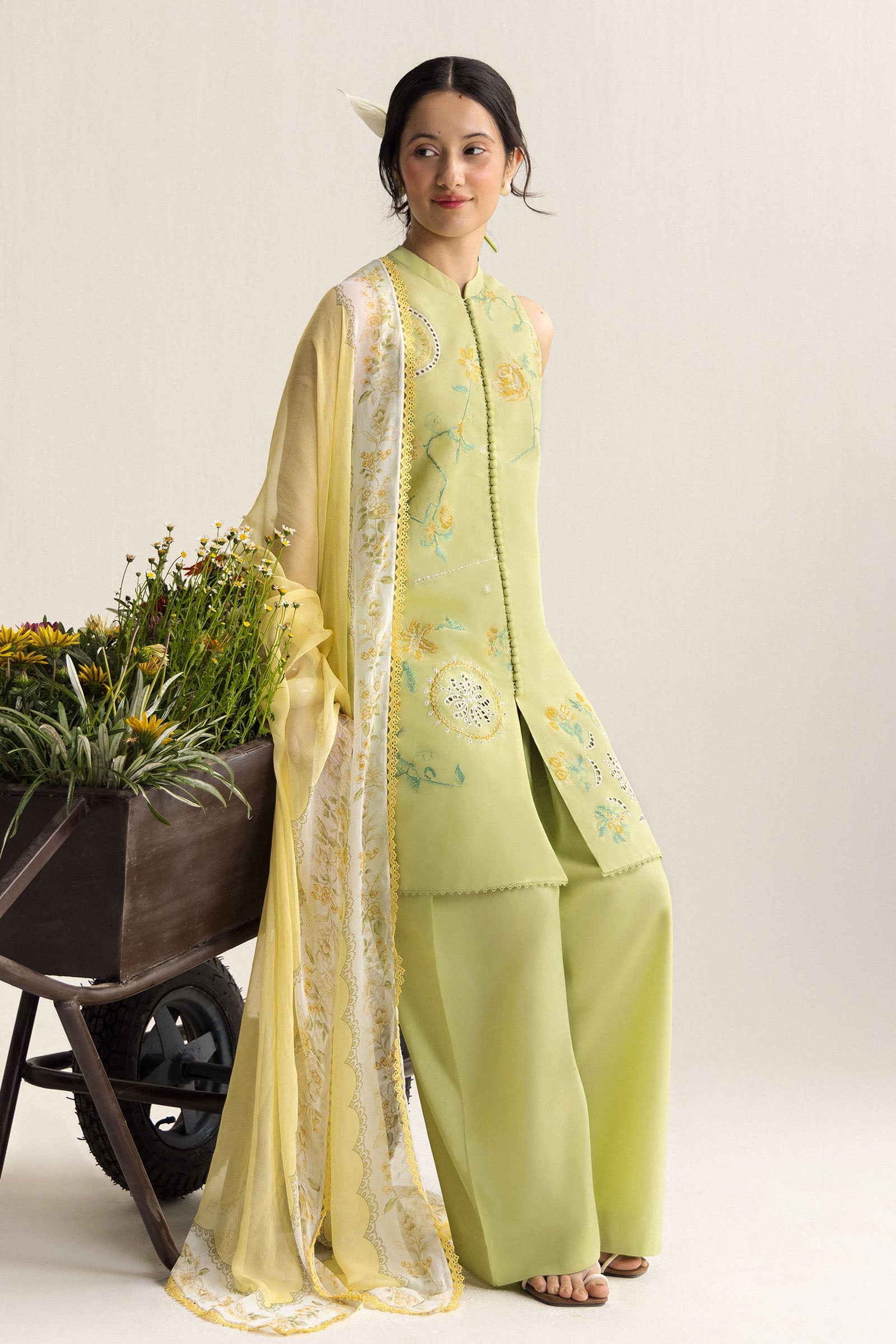 Coco Lawn Edit II – Ines-6B