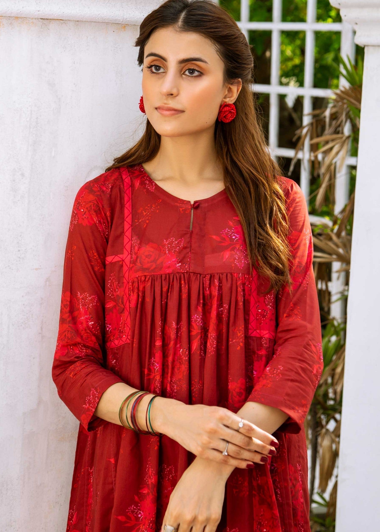 self jacquard Pishwas in Red