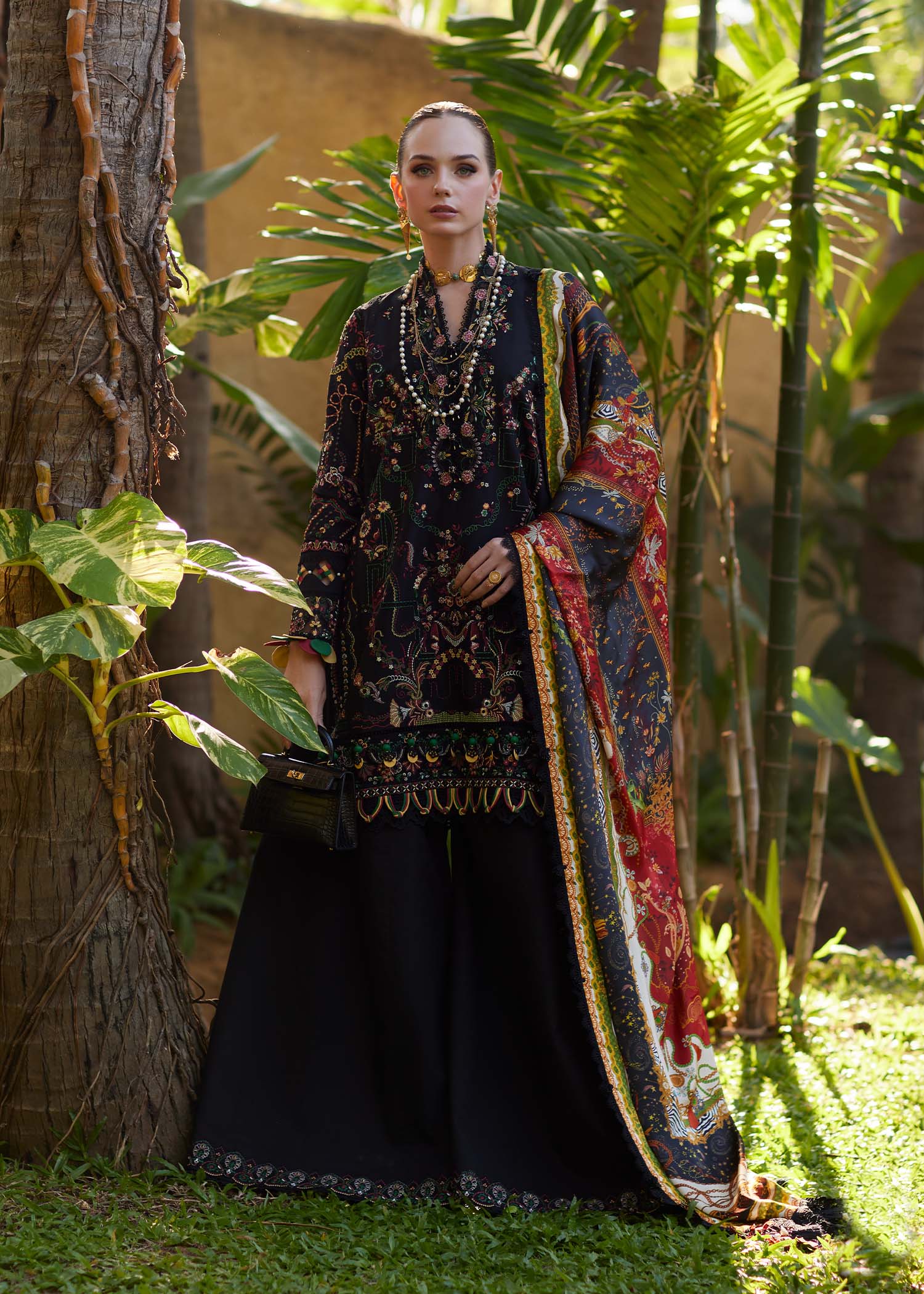 Ariya Luxury Lawn – Zaria