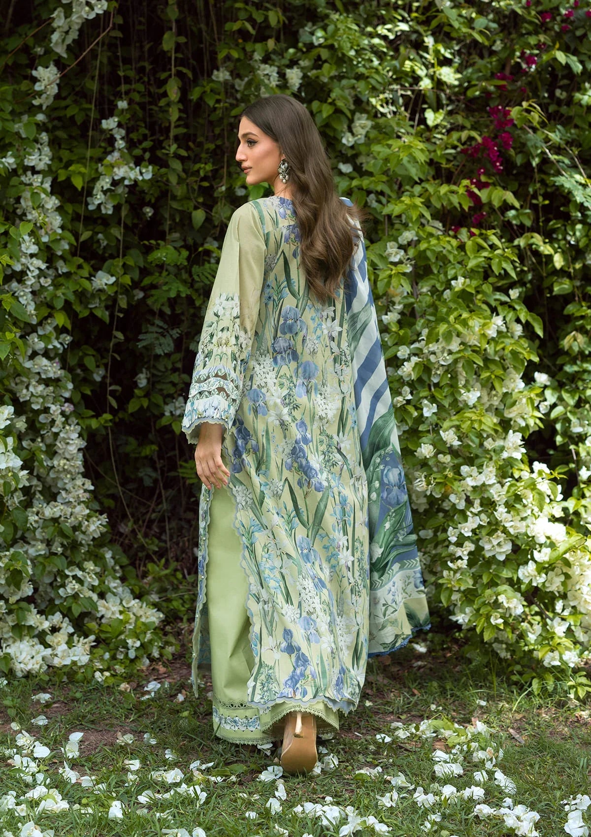 Bridgerton Prints Lawn – EPB-2A GARDEN AFFAIR