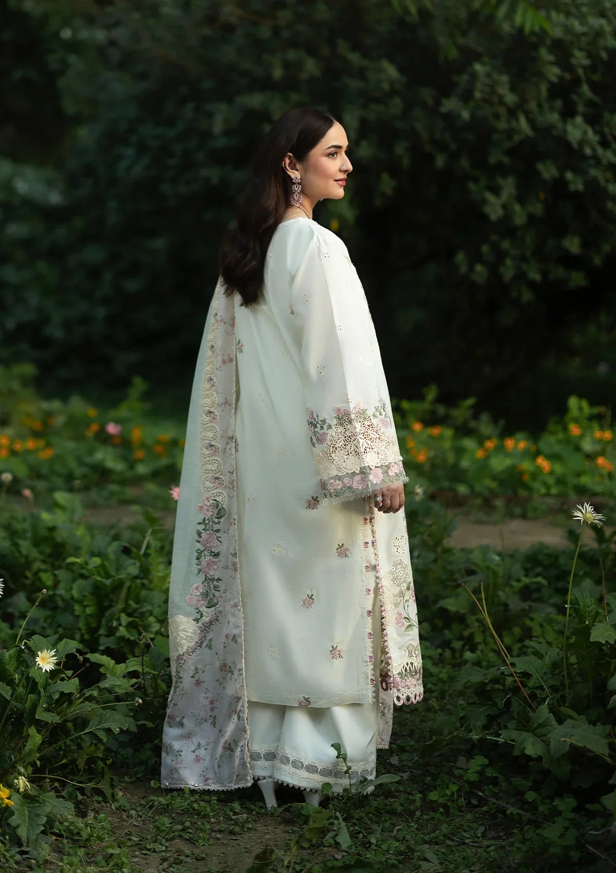 Luxury Lawn – ELQ-7b Sweet Talk