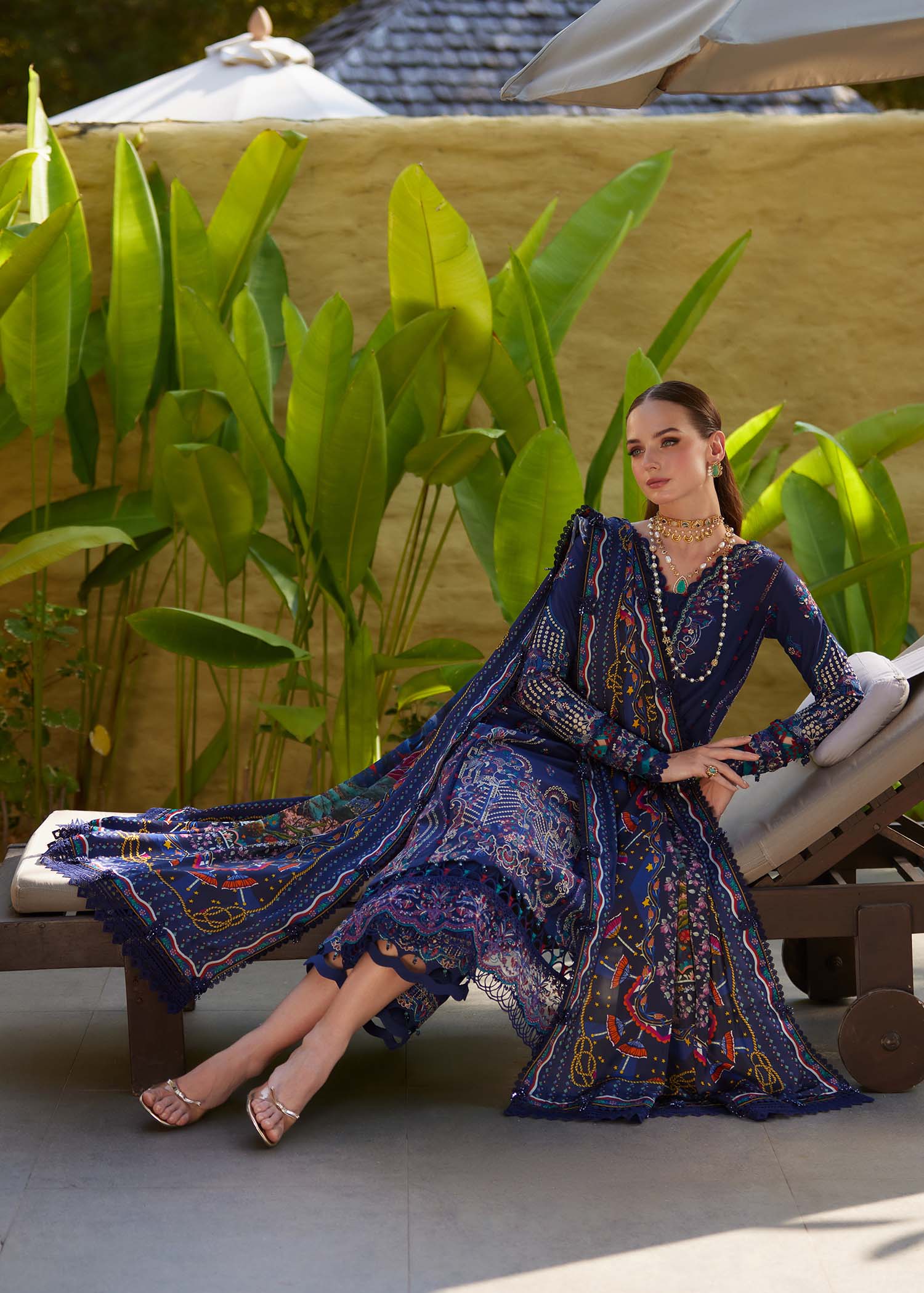 Ariya Luxury Lawn – Mehrin