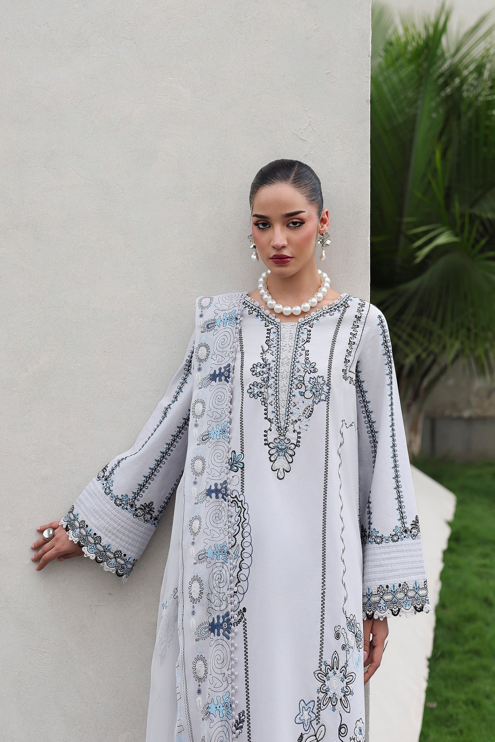 Qline Lawn Drop II – QKL-03 SAMIA