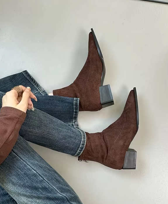 JANET BOOTS